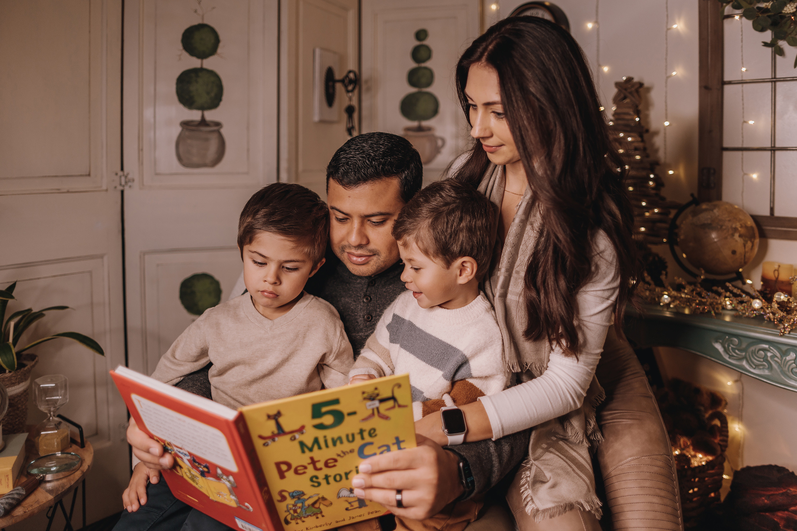 12.11.2022 Christmas Photoshoot 18. Wedding family event photographer in Chicago Nick Yushevich