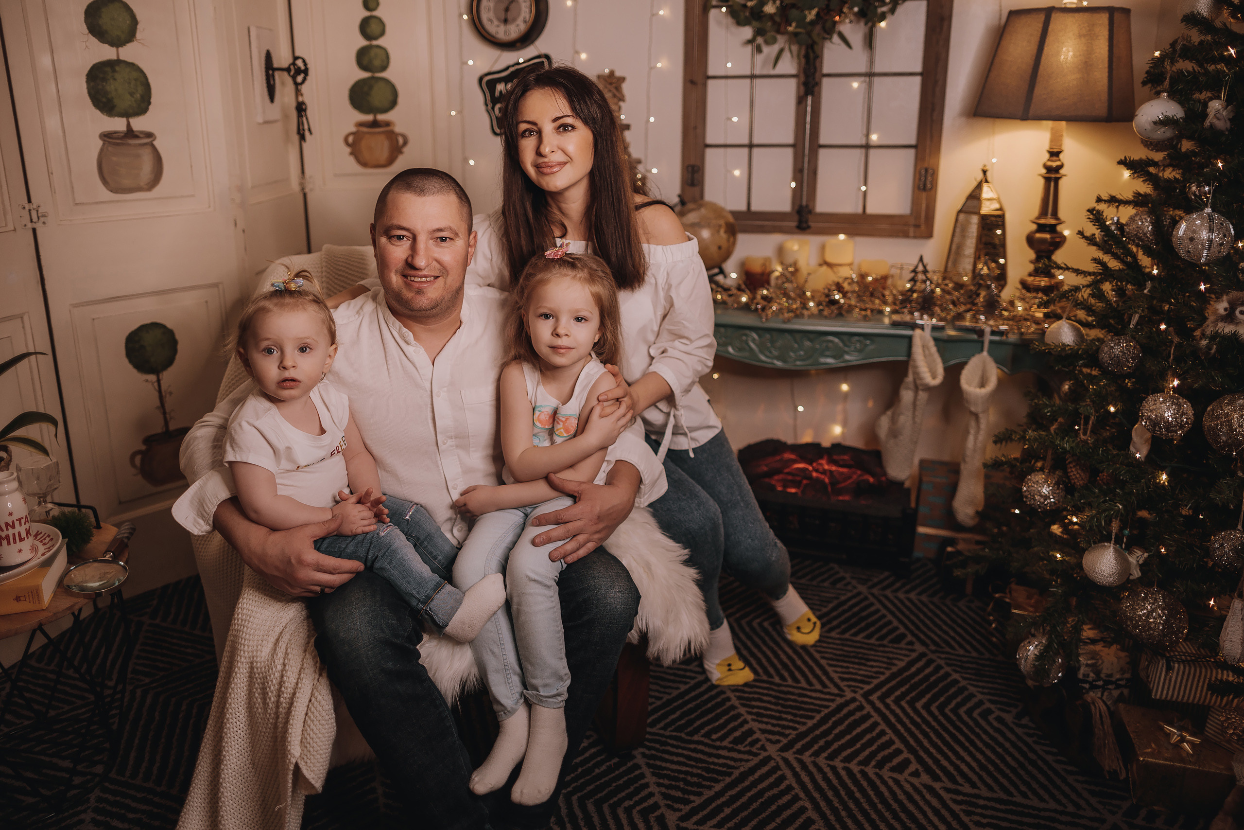 02.04.2023 Christmas Photoshoot 24. Wedding family event photographer in Chicago Nick Yushevich