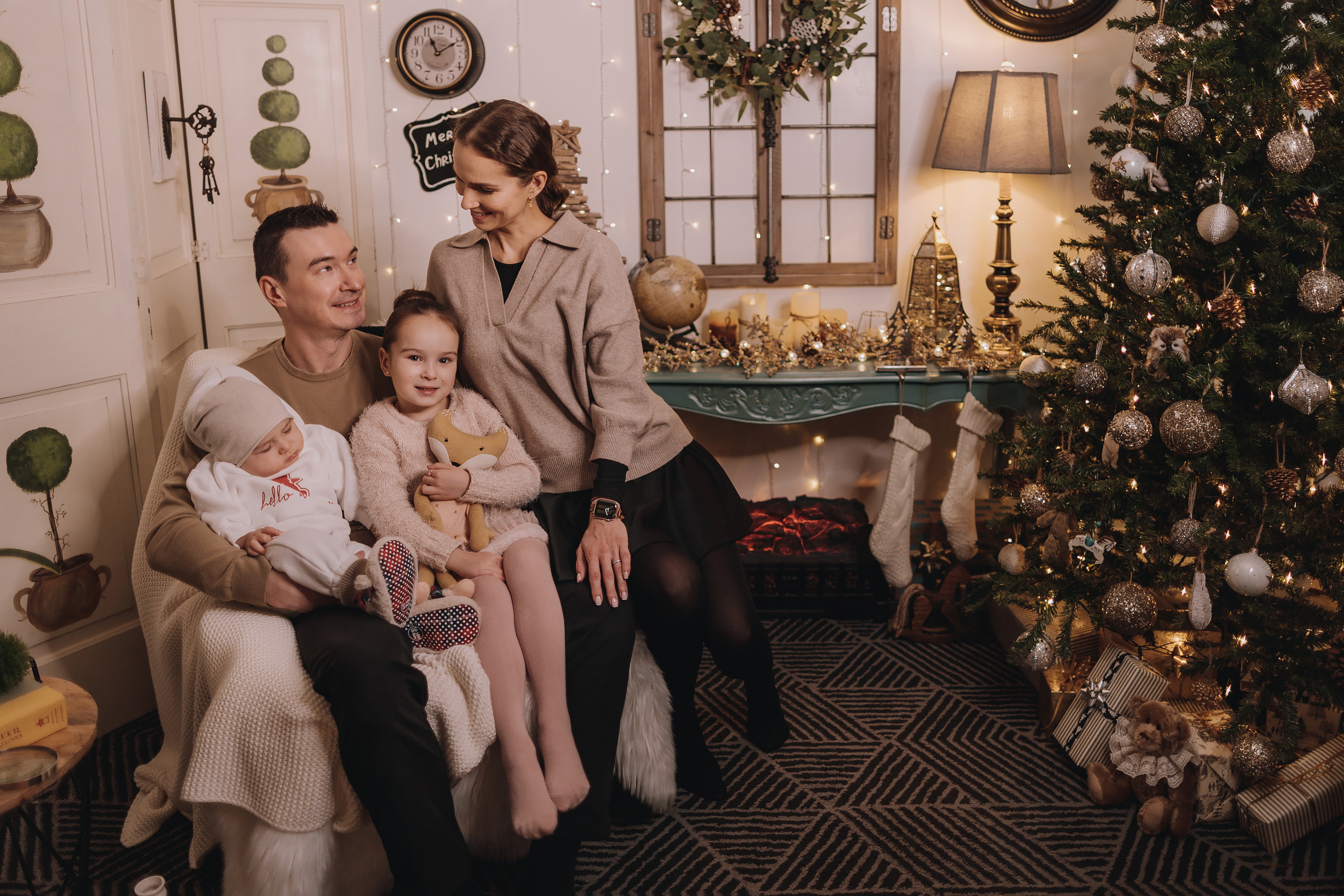 17.12.2022 Christmas Photoshoot 21. Wedding family event photographer in Chicago Nick Yushevich