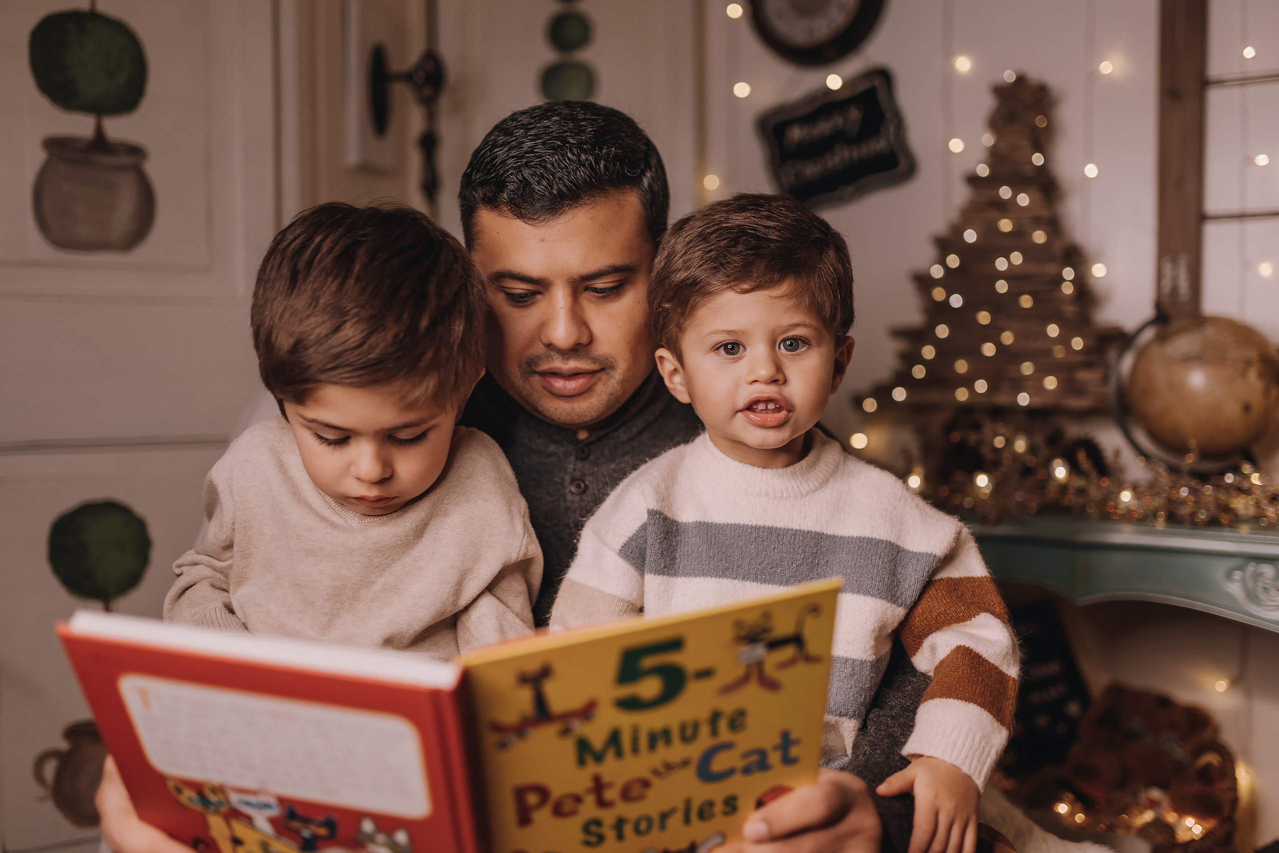 12.11.2022 Christmas Photoshoot 18. Wedding family event photographer in Chicago Nick Yushevich