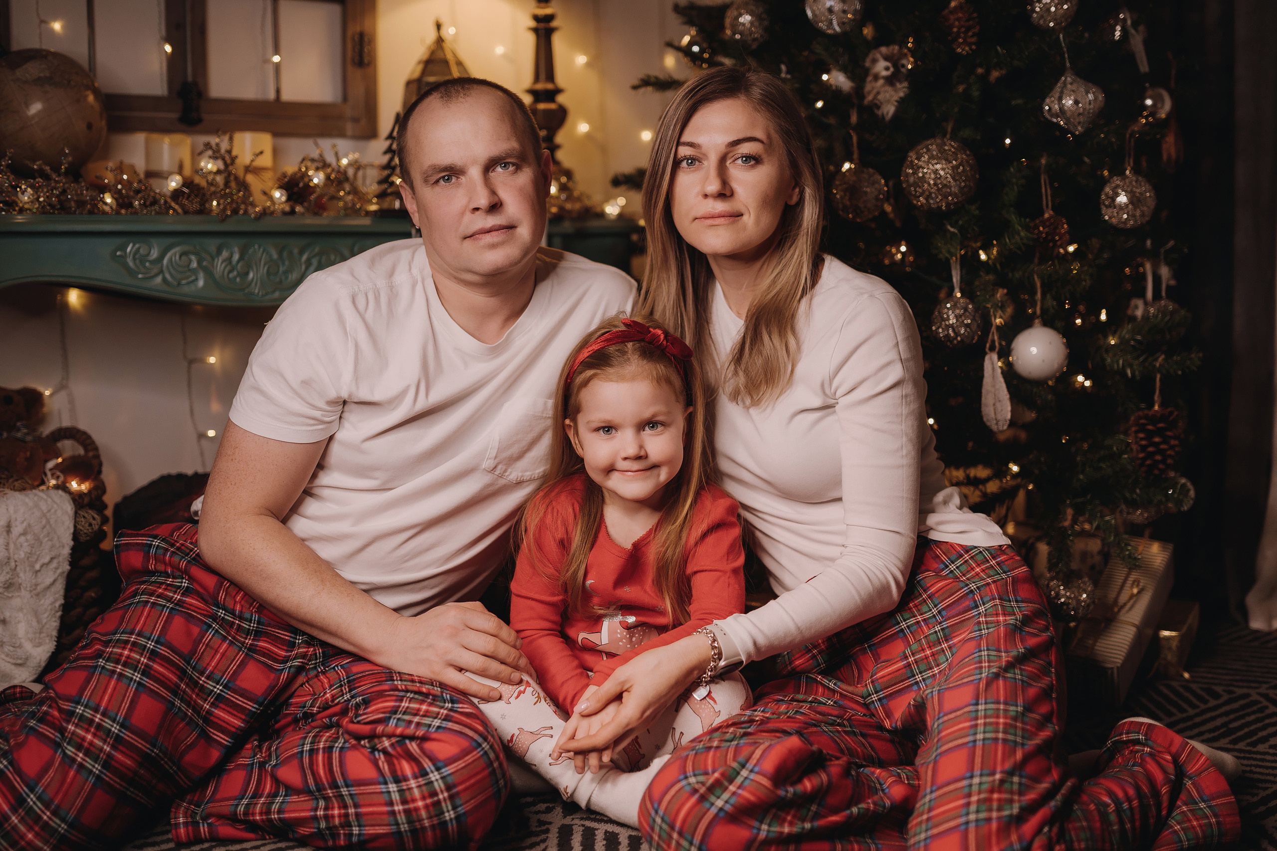 13.12.2022 Christmas Photoshoot 20. Wedding family event photographer in Chicago Nick Yushevich