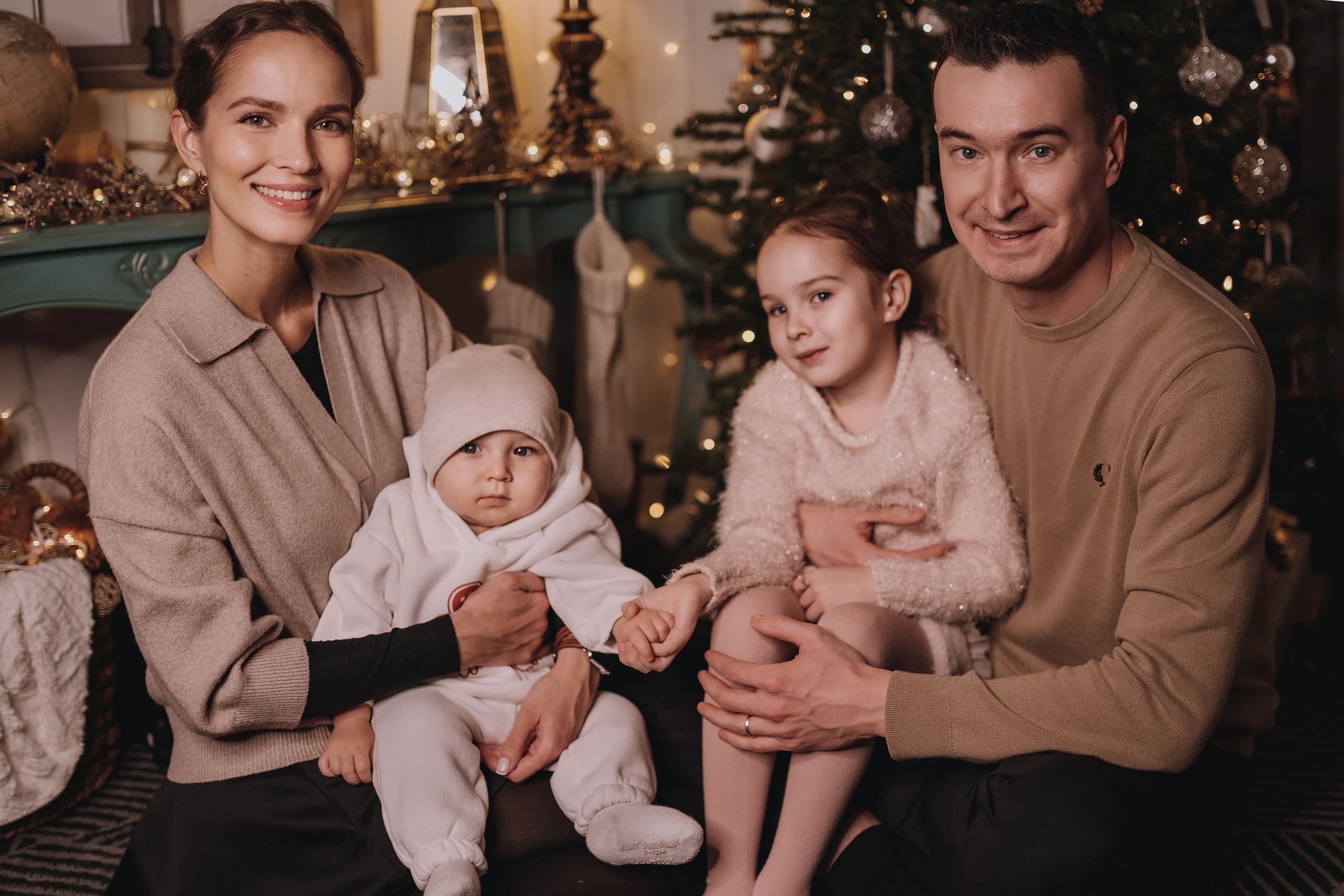 17.12.2022 Christmas Photoshoot 21. Wedding family event photographer in Chicago Nick Yushevich