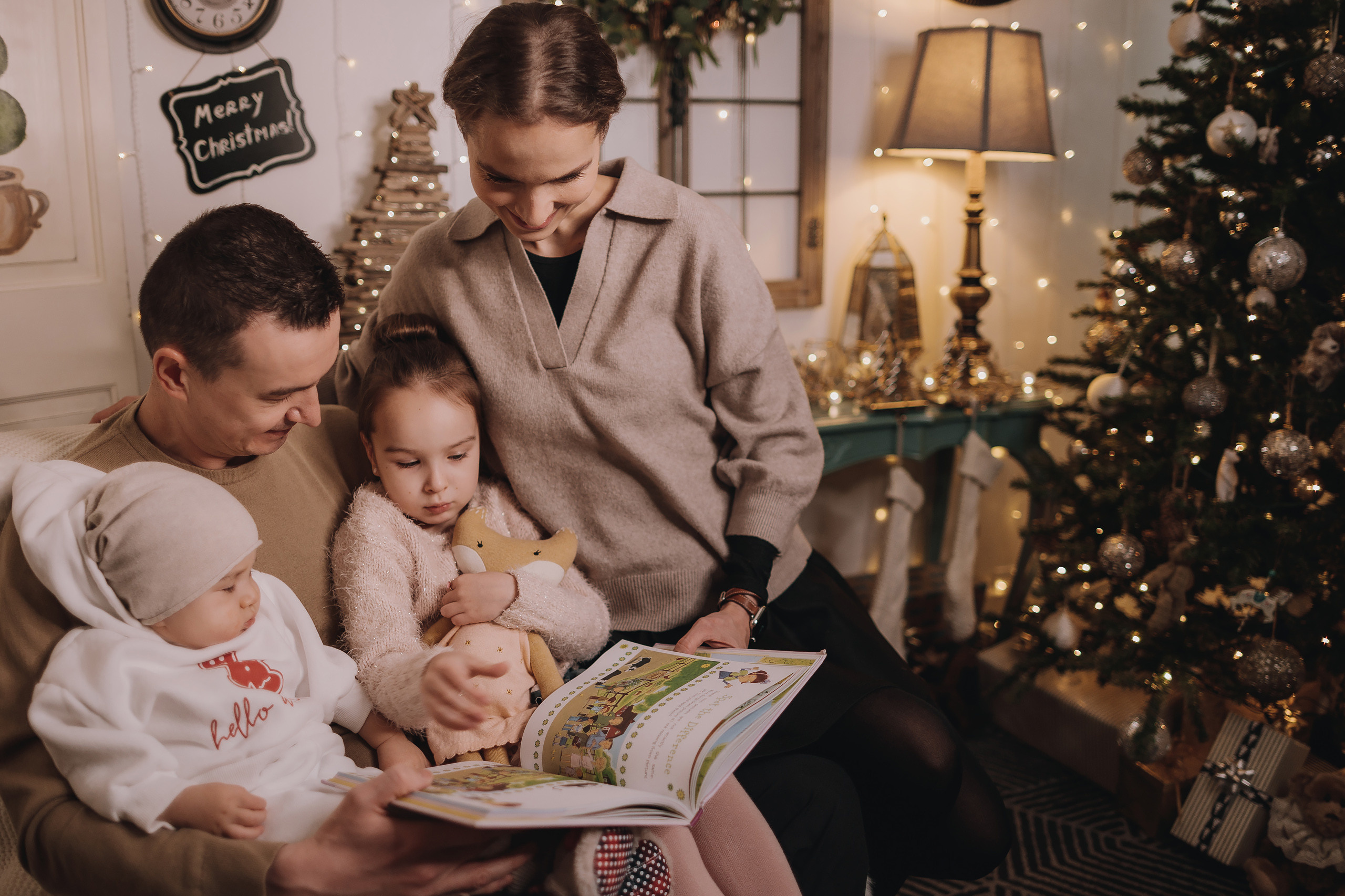 17.12.2022 Christmas Photoshoot 21. Wedding family event photographer in Chicago Nick Yushevich