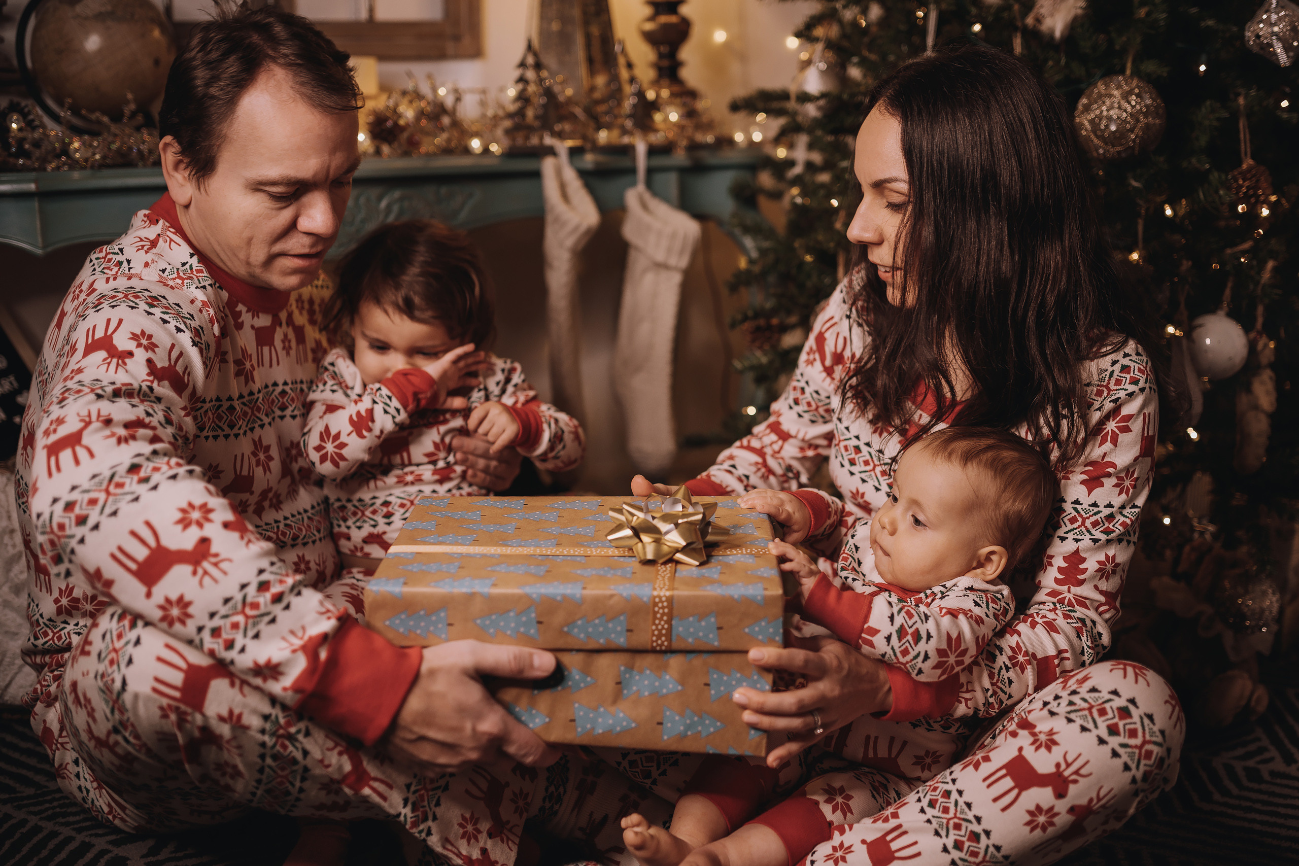 29.01.2023 Christmas Photoshoot 25. Wedding family event photographer in Chicago Nick Yushevich