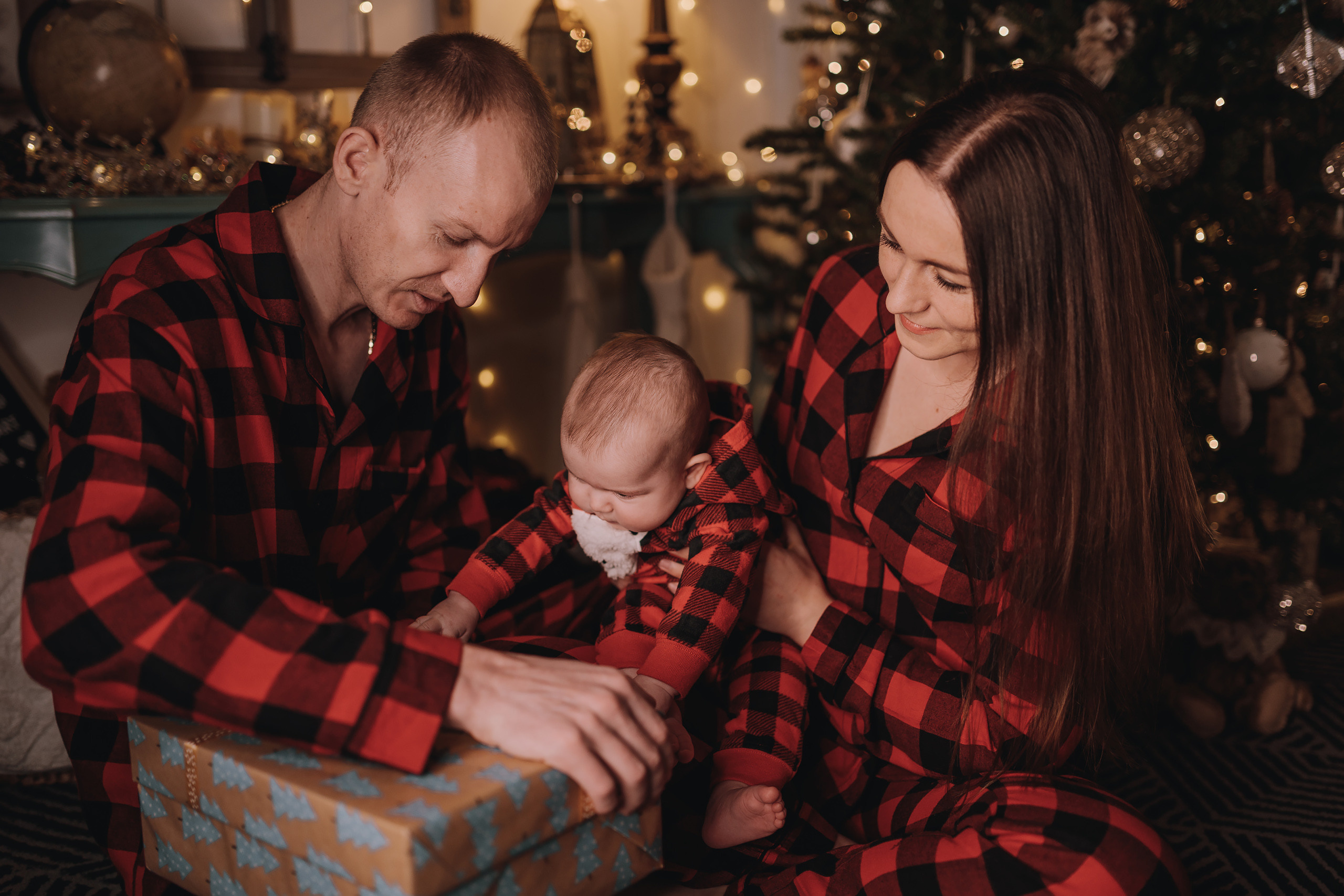 09.01.2023 Christmas Photoshoot 21. Wedding family event photographer in Chicago Nick Yushevich