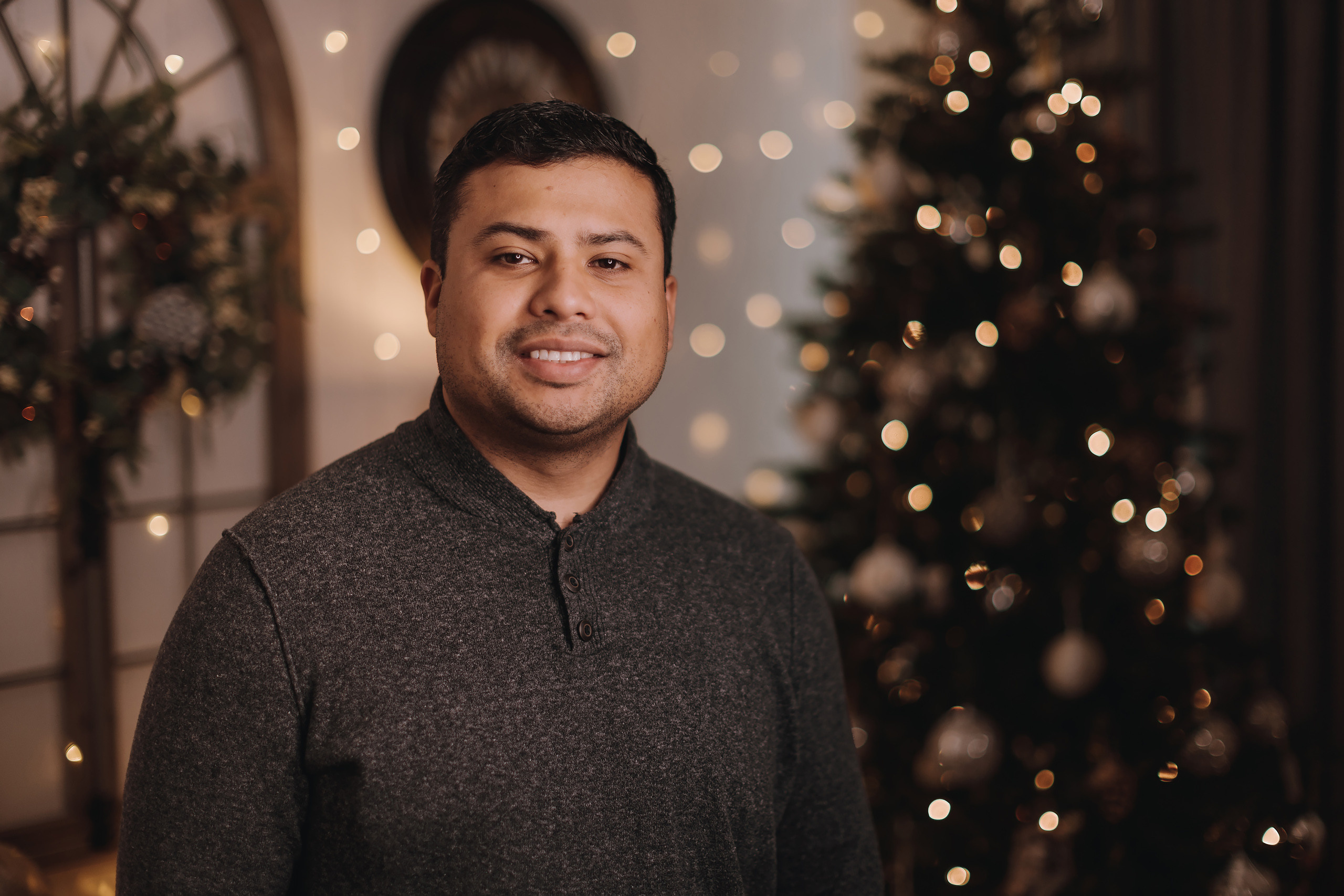 12.11.2022 Christmas Photoshoot 18. Wedding family event photographer in Chicago Nick Yushevich