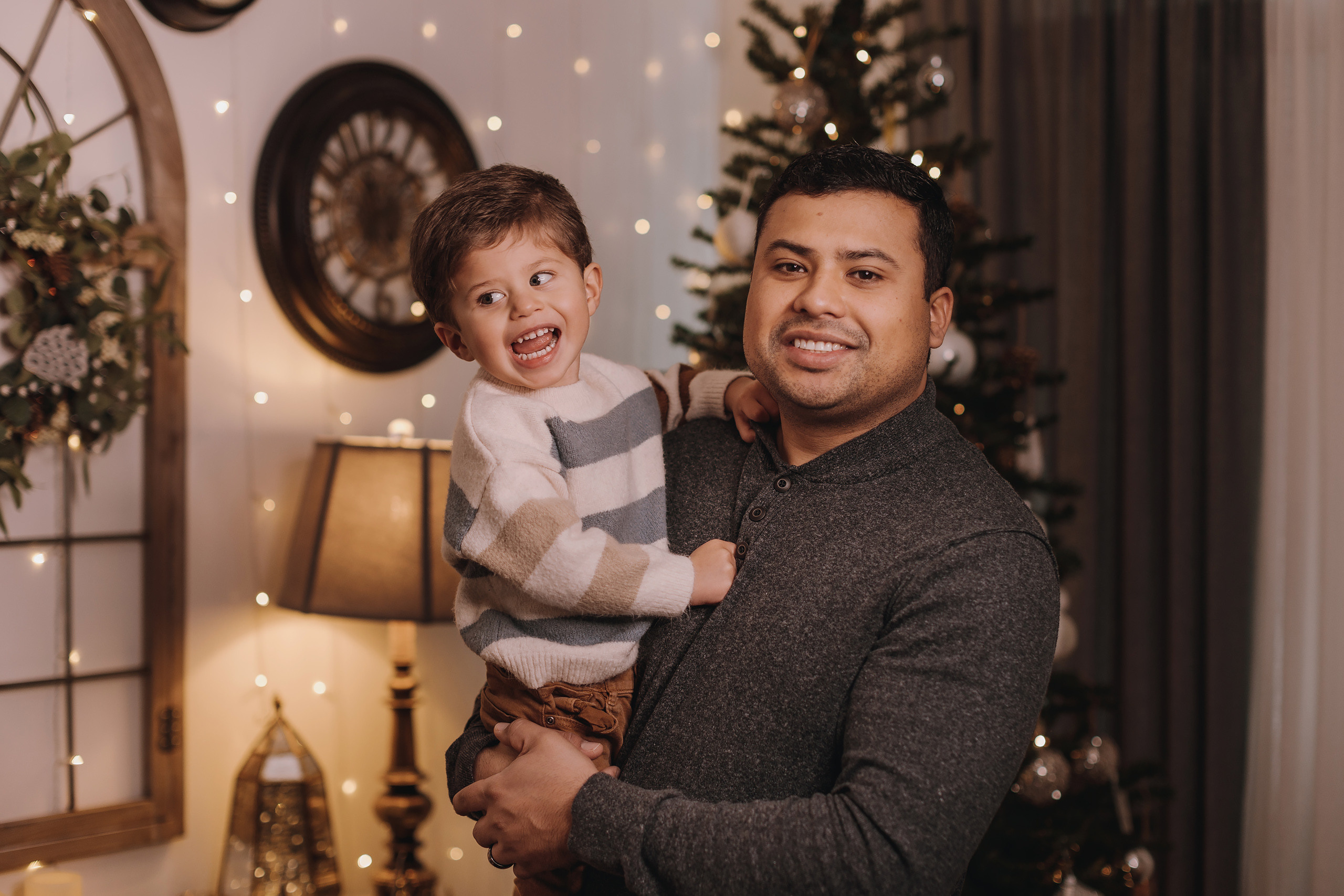 12.11.2022 Christmas Photoshoot 18. Wedding family event photographer in Chicago Nick Yushevich