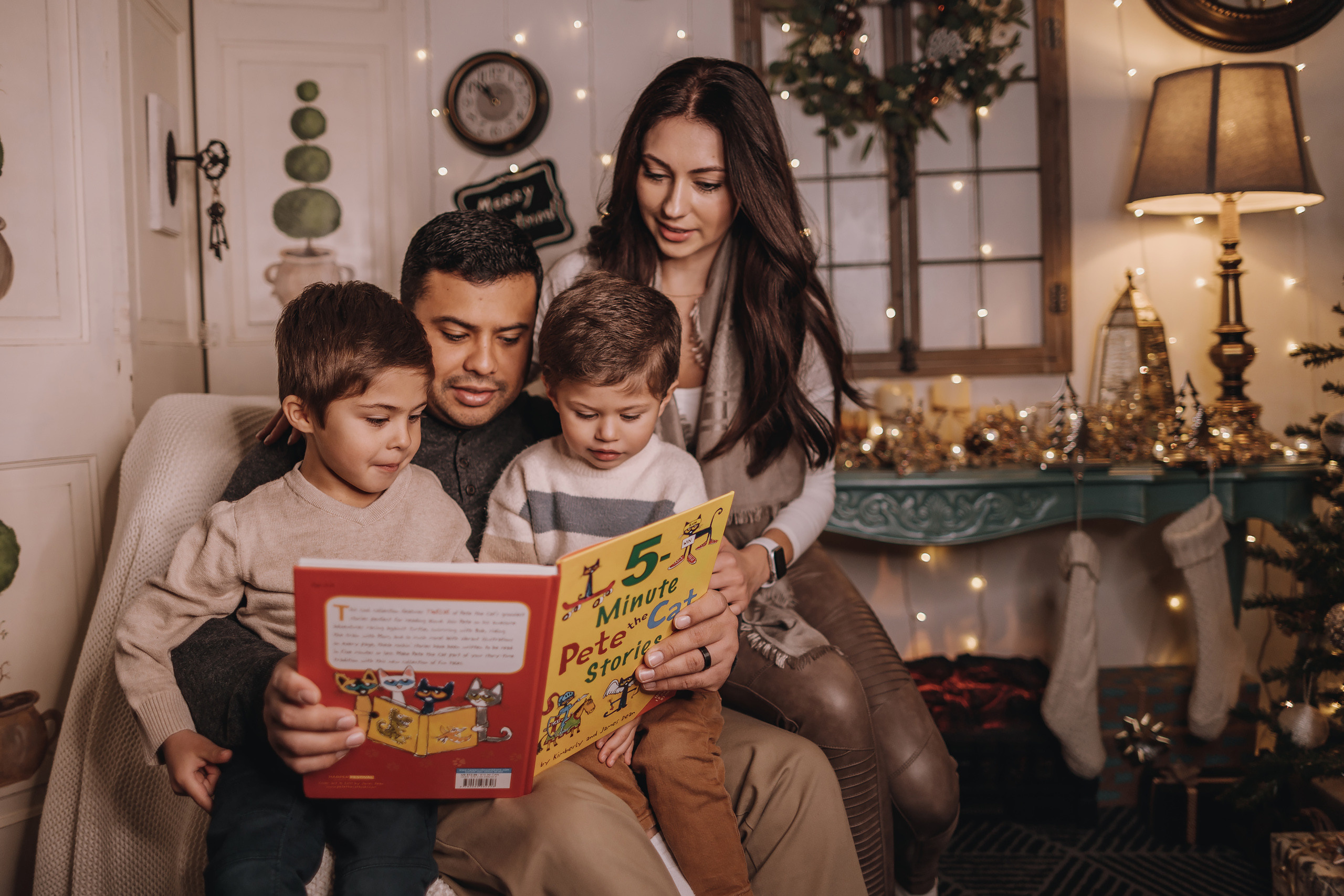 12.11.2022 Christmas Photoshoot 18. Wedding family event photographer in Chicago Nick Yushevich