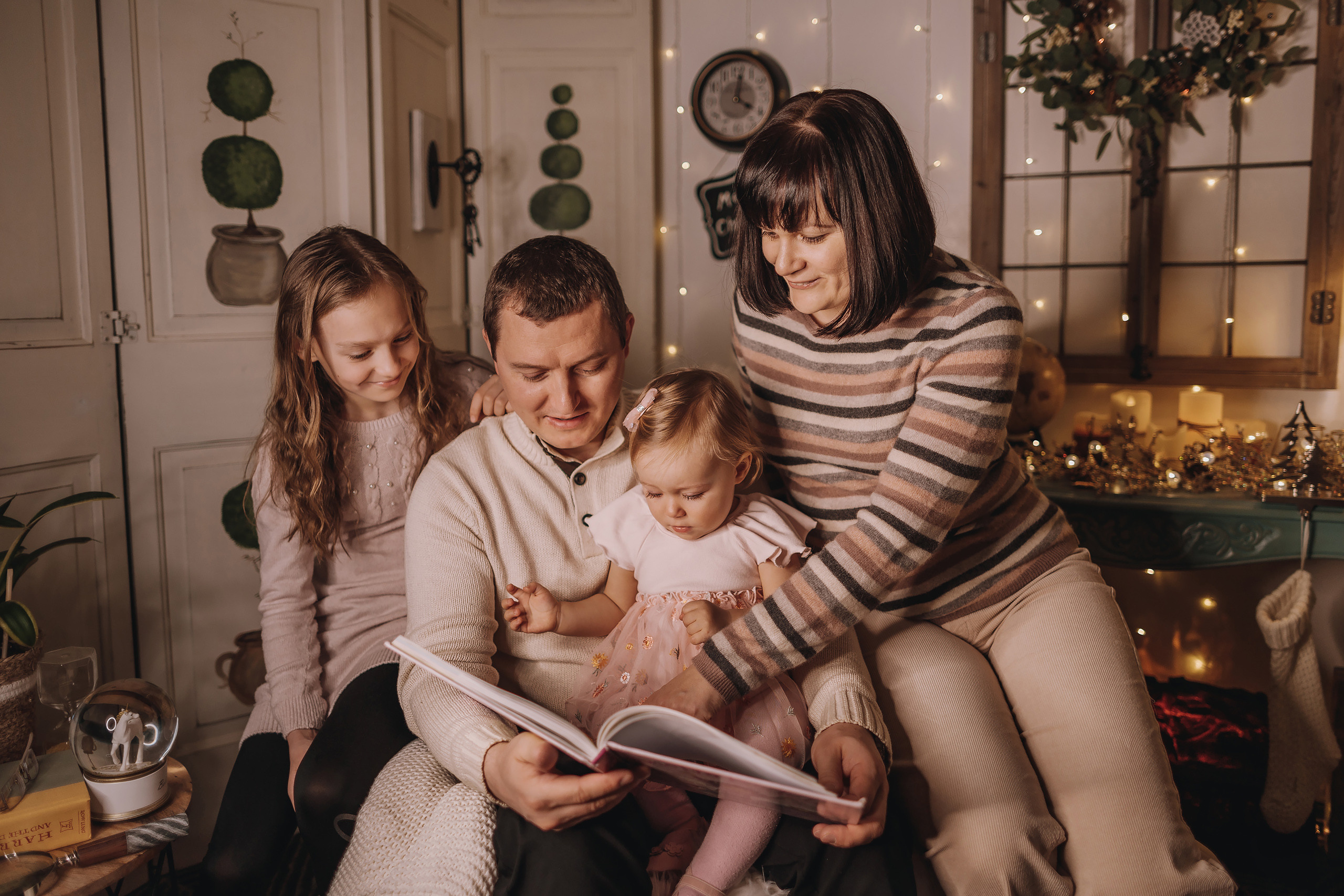 12.10.2022 Christmas Photoshoot 17. Wedding family event photographer in Chicago Nick Yushevich