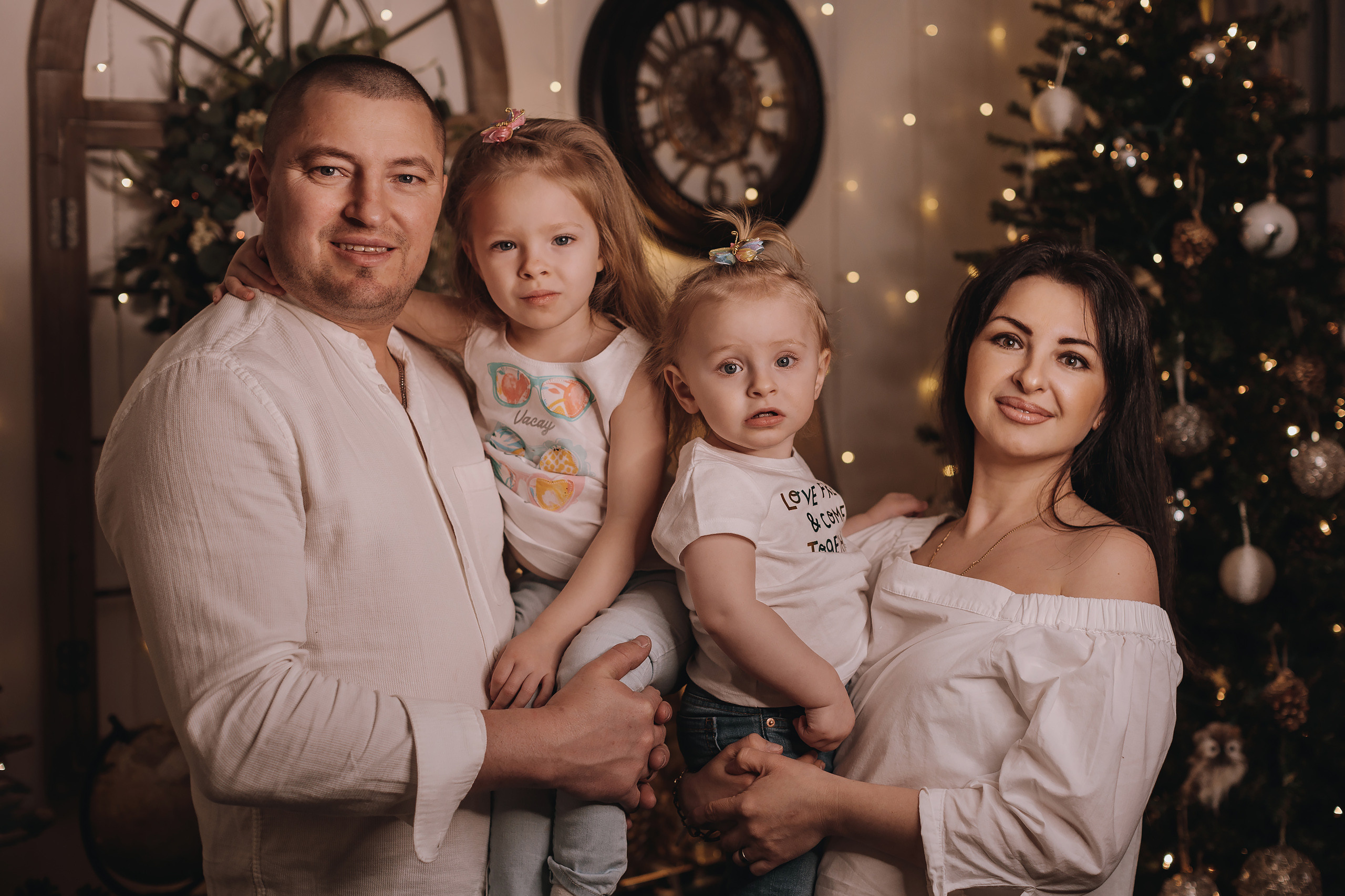 02.04.2023 Christmas Photoshoot 24. Wedding family event photographer in Chicago Nick Yushevich