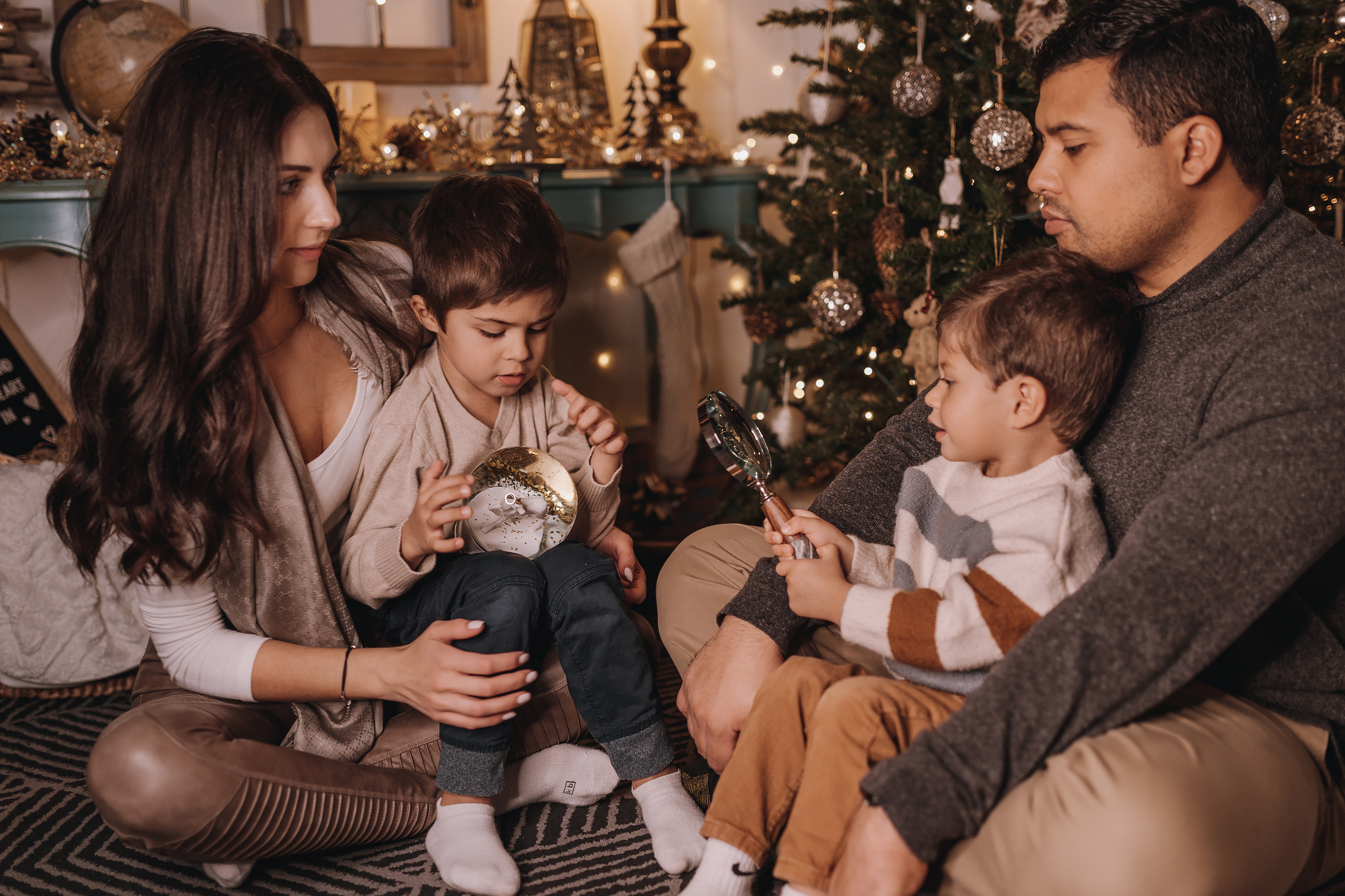 12.11.2022 Christmas Photoshoot 18. Wedding family event photographer in Chicago Nick Yushevich