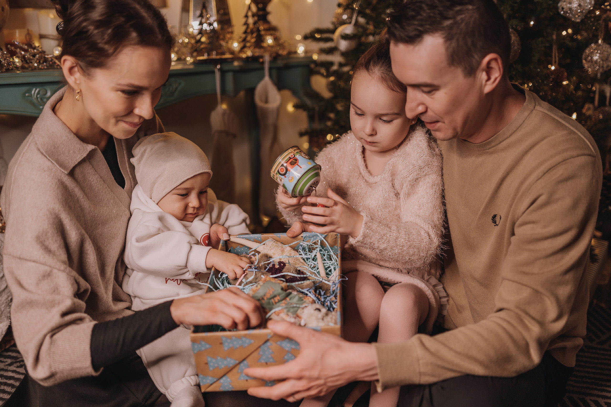 17.12.2022 Christmas Photoshoot 21. Wedding family event photographer in Chicago Nick Yushevich