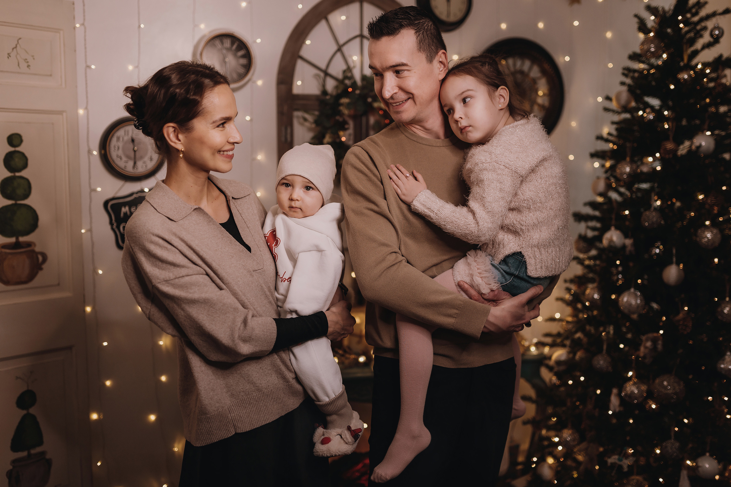 17.12.2022 Christmas Photoshoot 21. Wedding family event photographer in Chicago Nick Yushevich