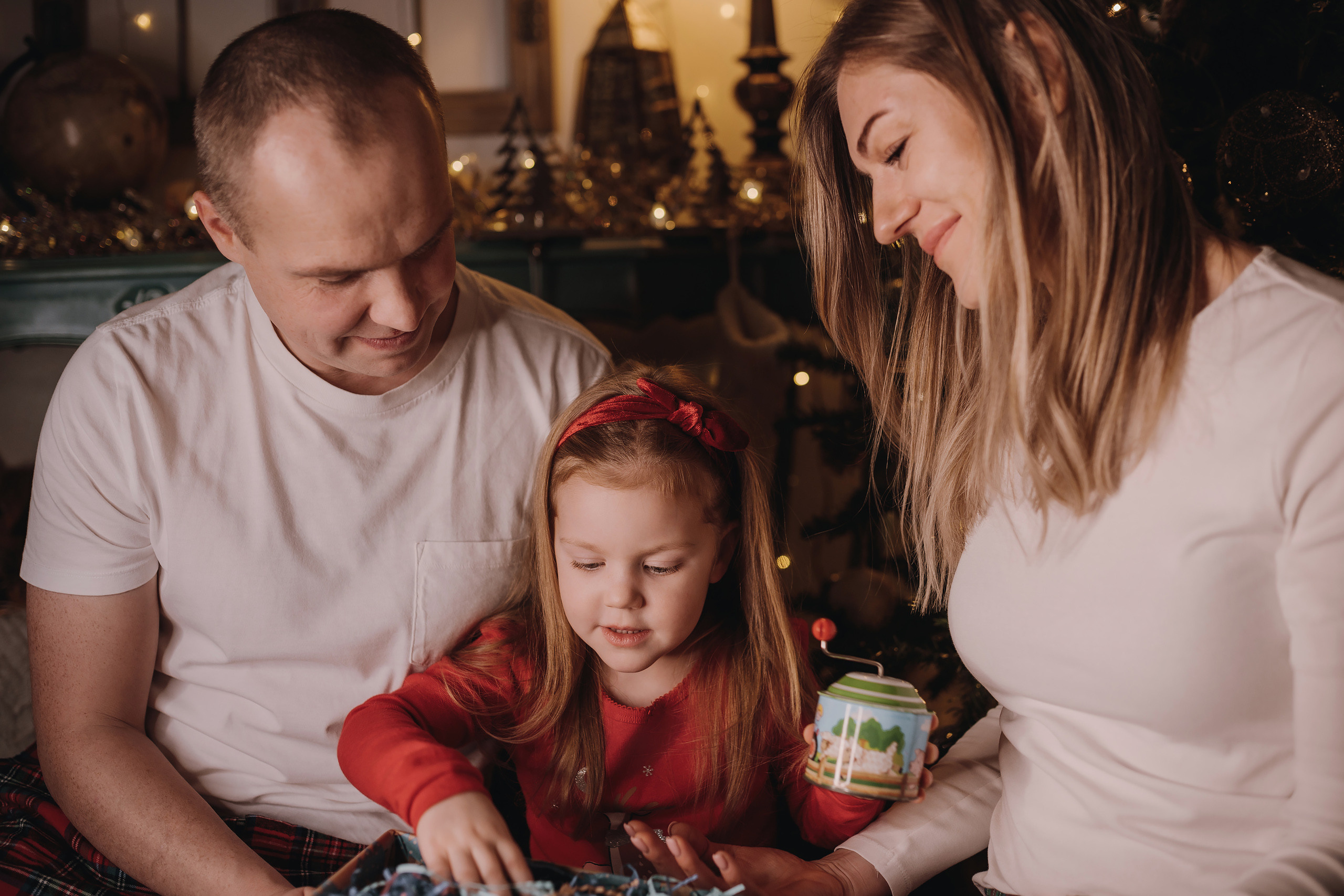 13.12.2022 Christmas Photoshoot 20. Wedding family event photographer in Chicago Nick Yushevich