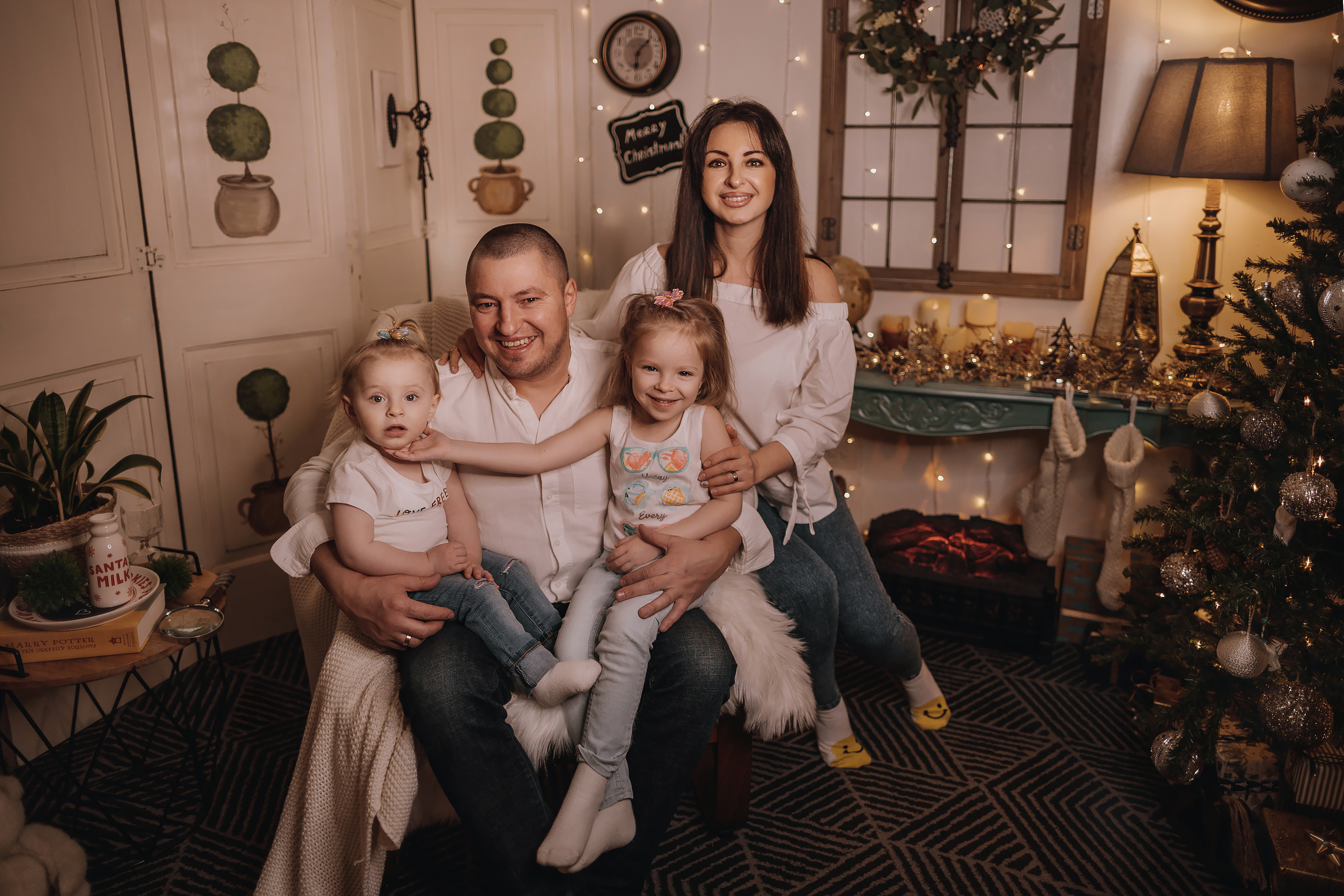 02.04.2023 Christmas Photoshoot 24. Wedding family event photographer in Chicago Nick Yushevich