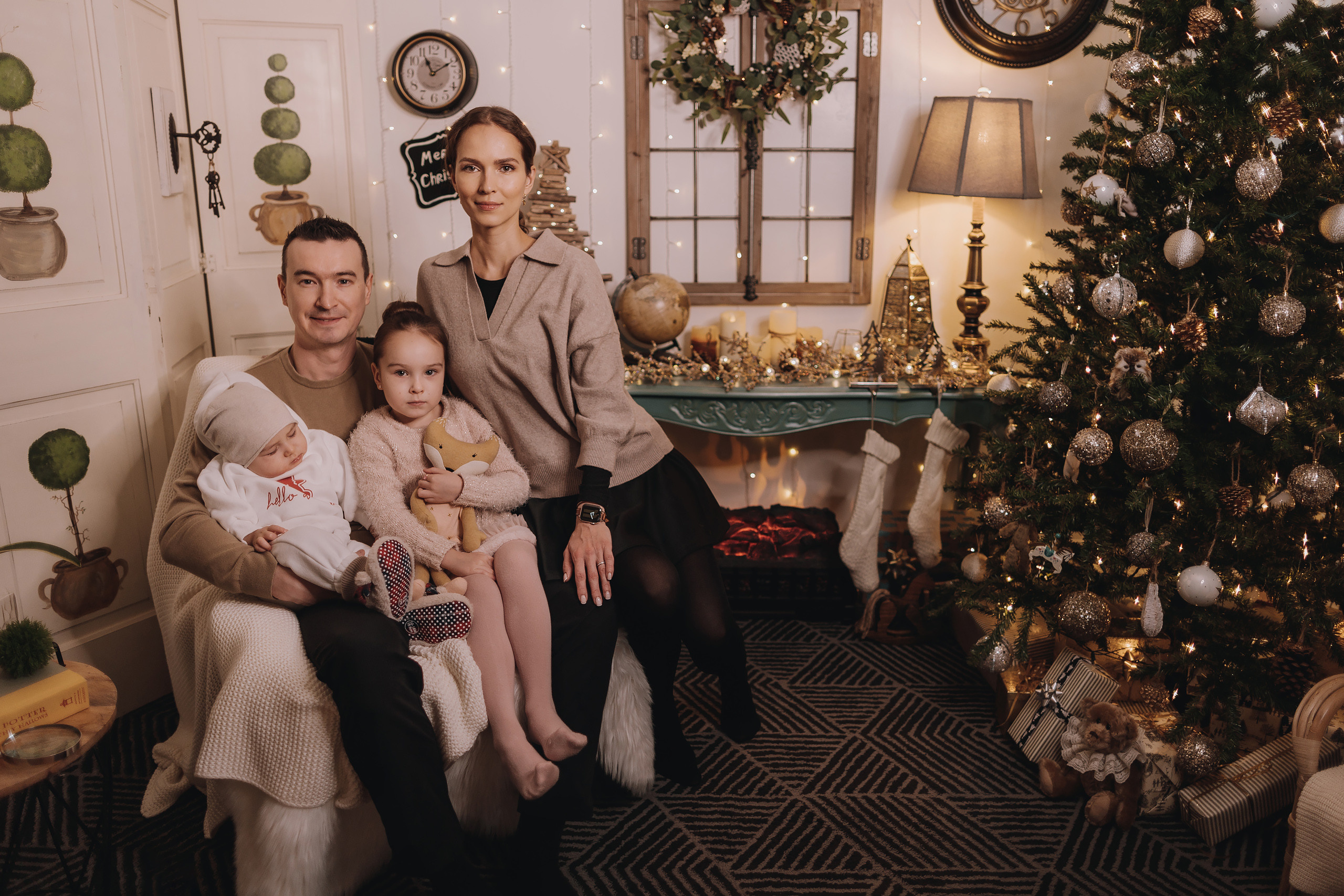 17.12.2022 Christmas Photoshoot 21. Wedding family event photographer in Chicago Nick Yushevich