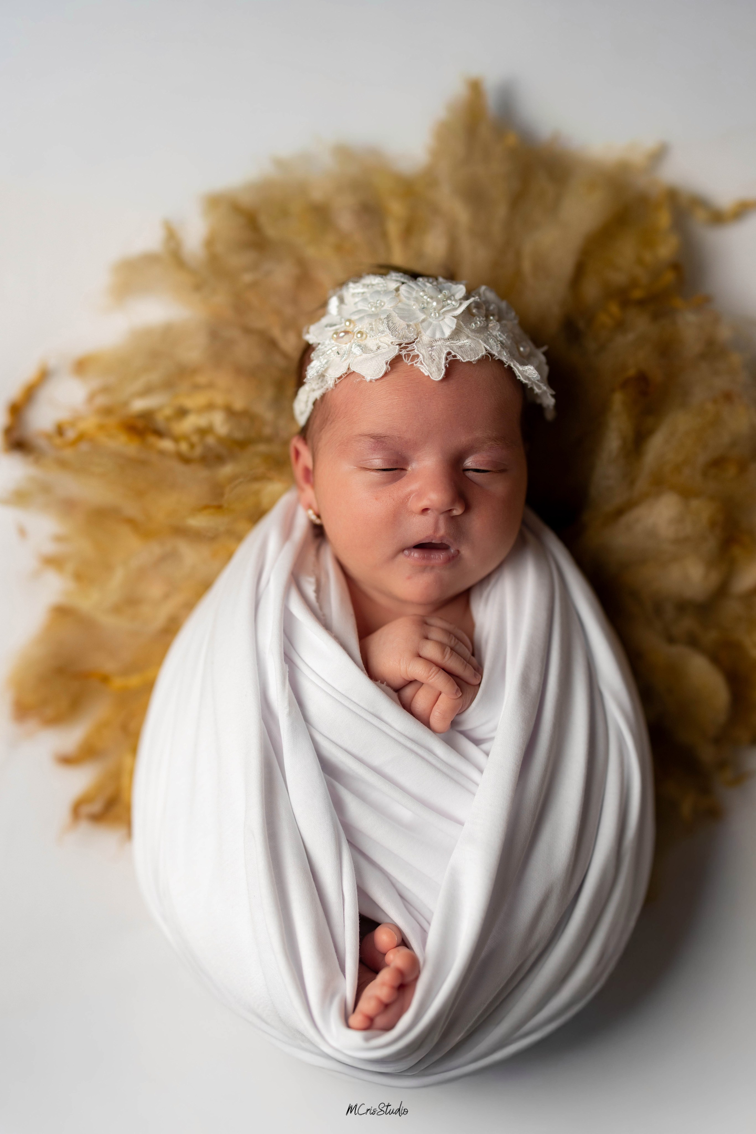 Fotografie Newborn. MCrisStudio