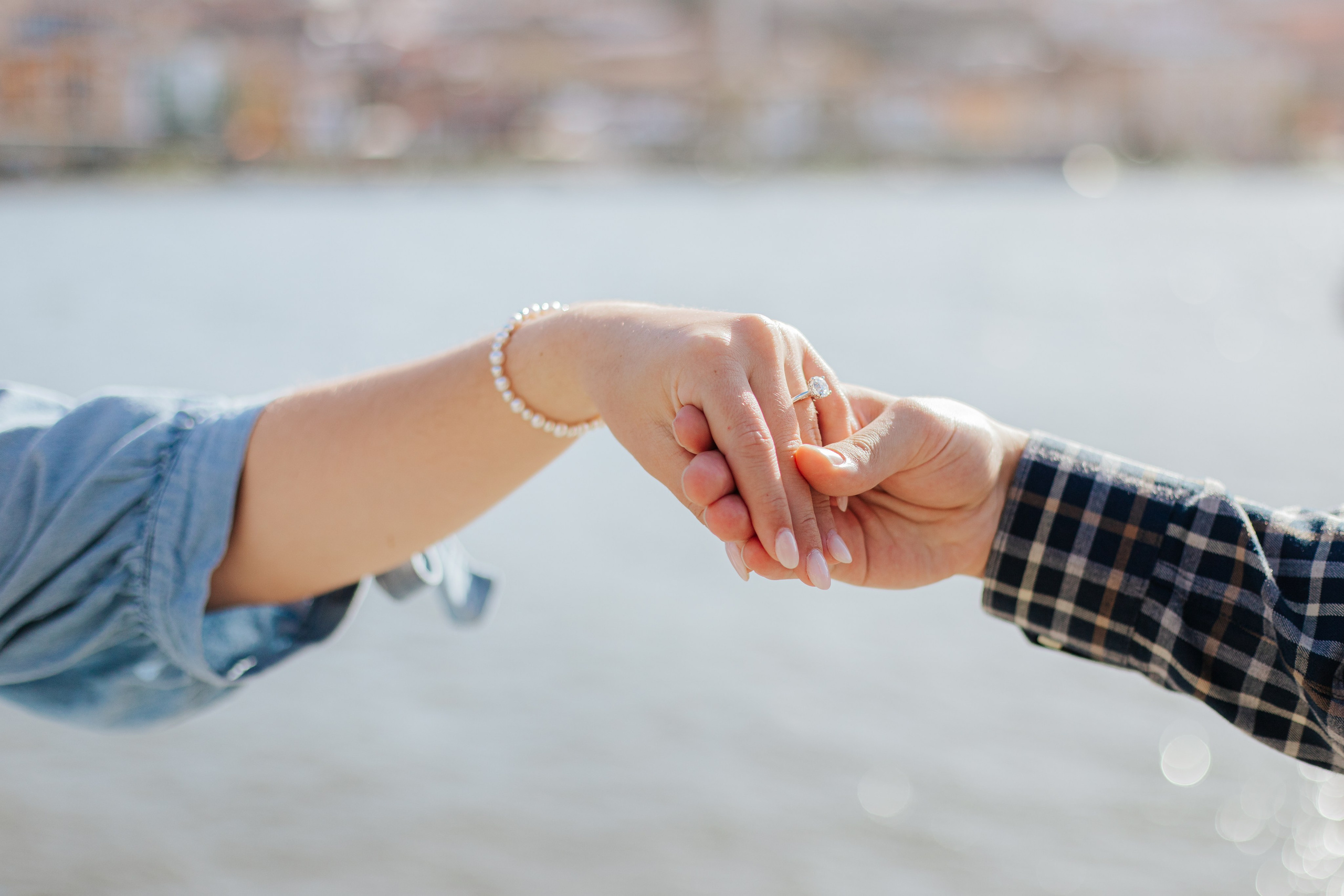 Jamie Gregg. Davi Valente