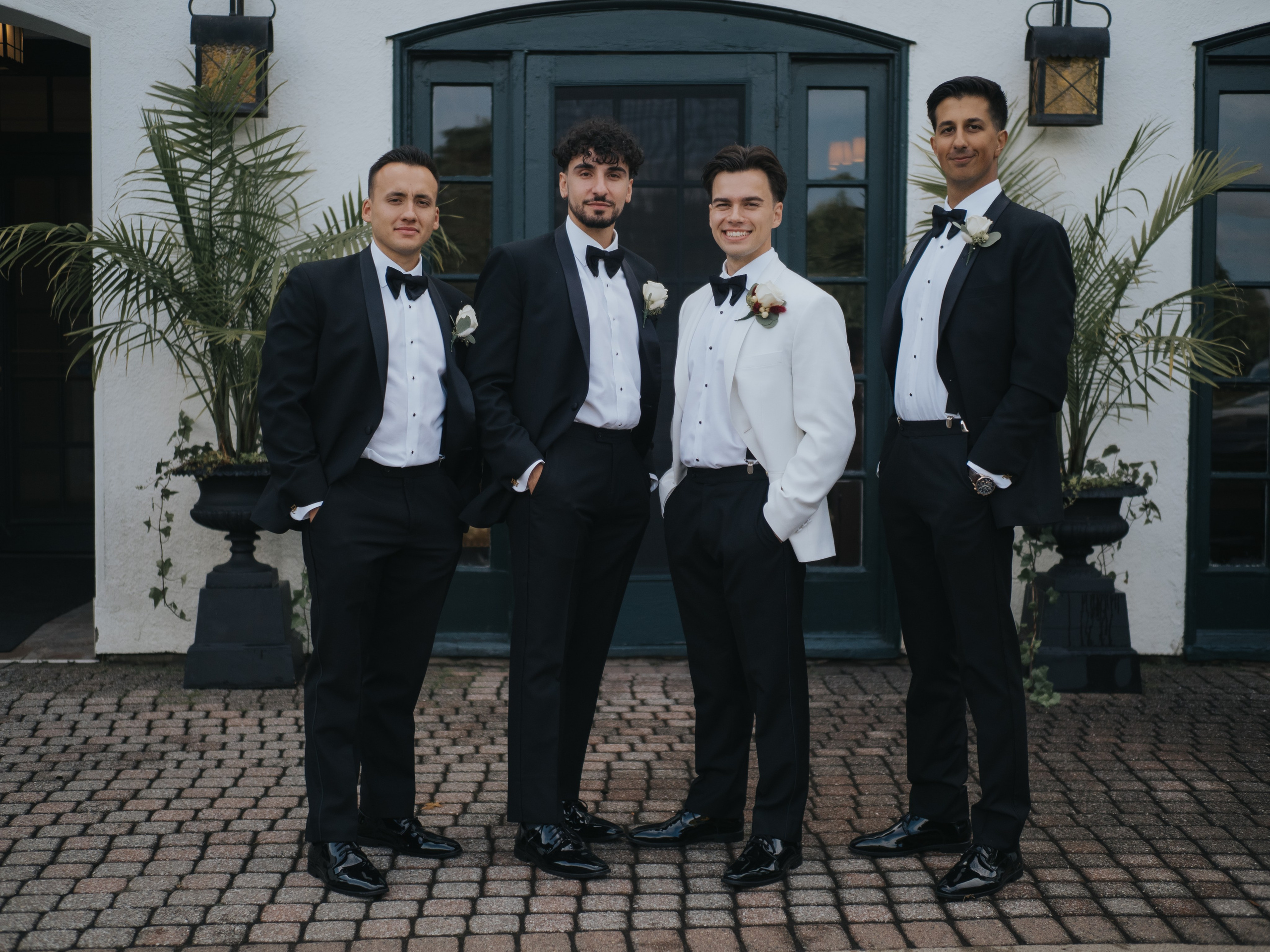 Wedding of Cassandra and Loïc in Beaconsfield, Montreal. Wedding and Family Photography Montreal Muriel Oe Photo