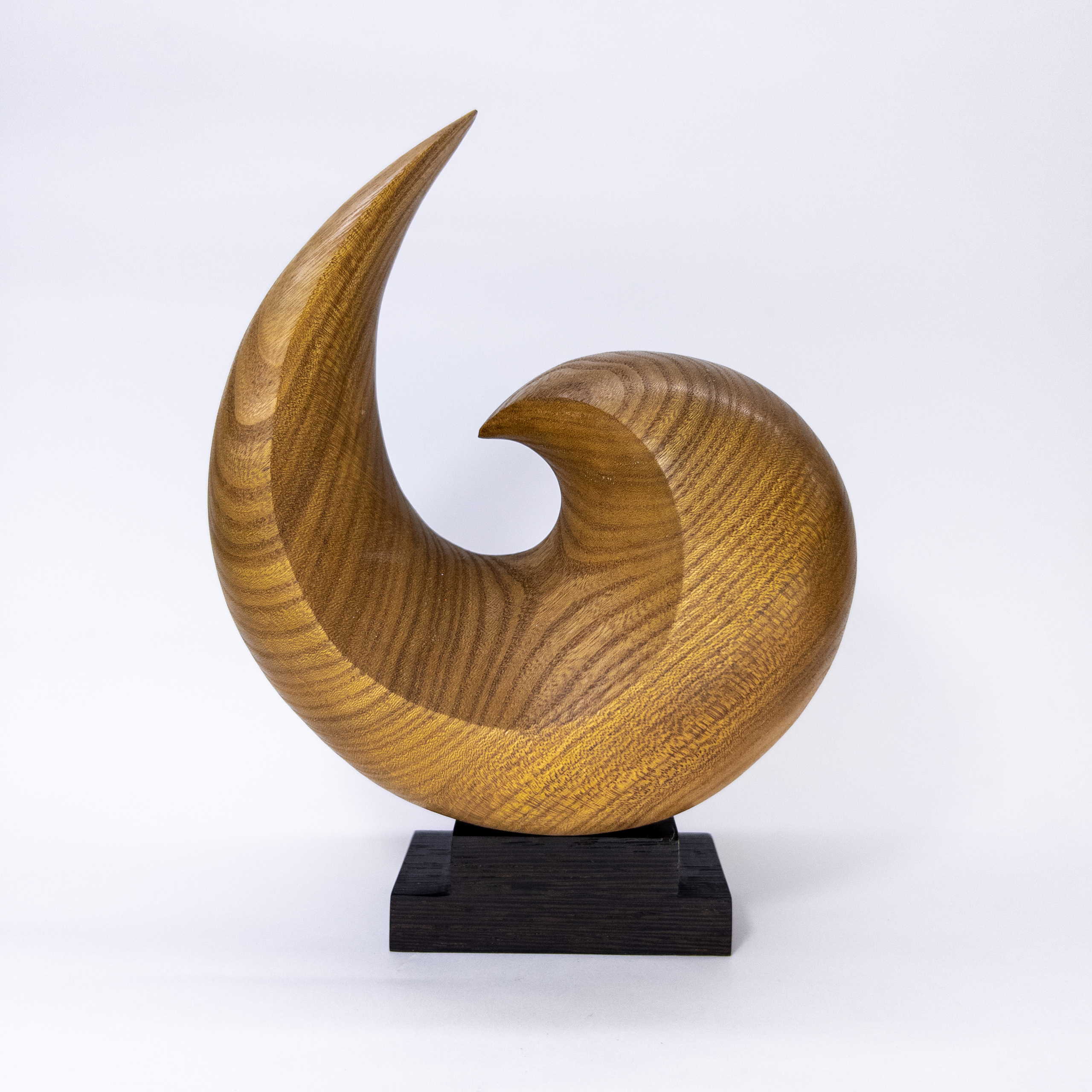 Капля. Резьба по дереву. Уникальные декоративные скульптуры для интерьера