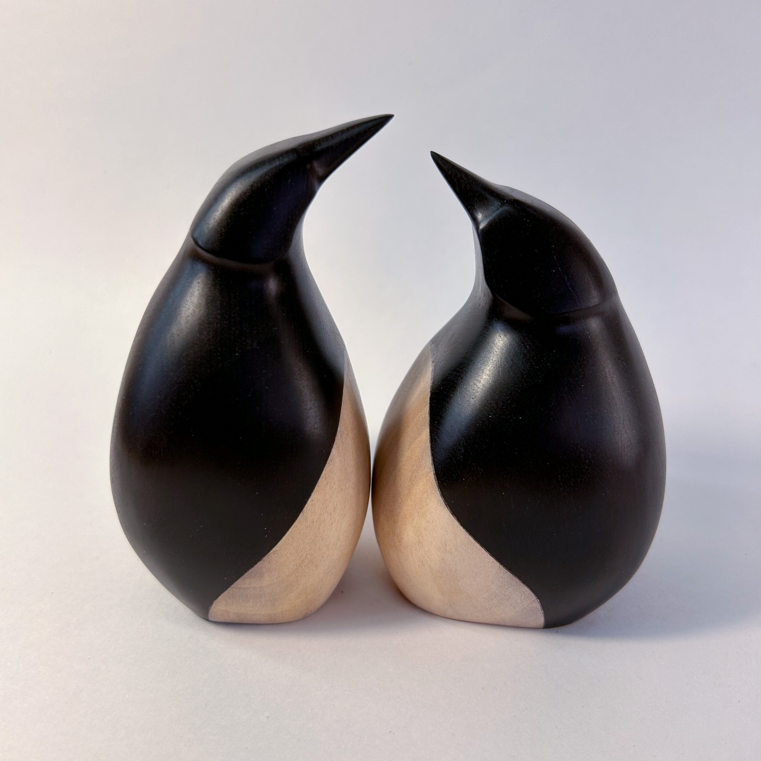 Пингвины. Резьба по дереву. Уникальные декоративные скульптуры для интерьера