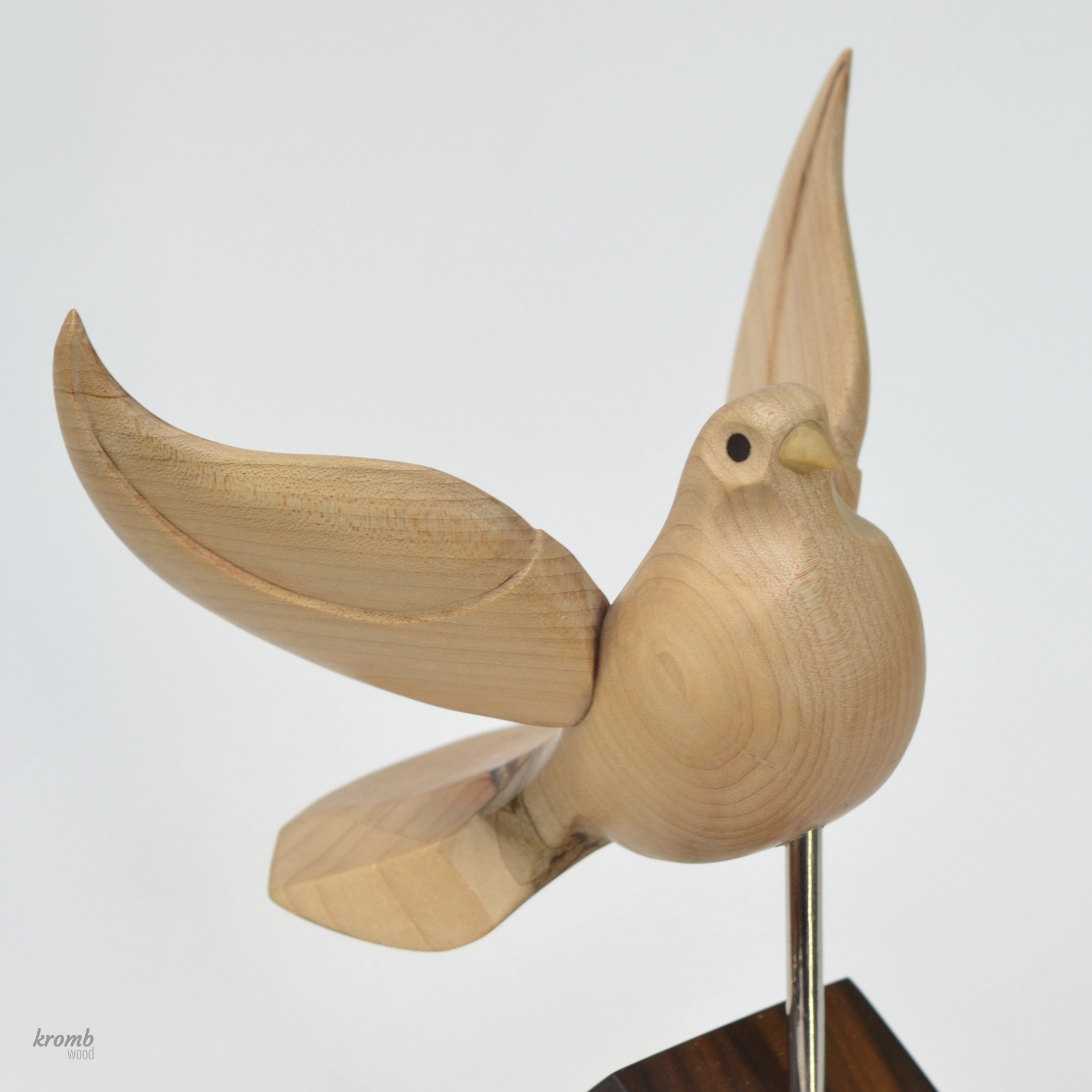 Голубь. Резьба по дереву. Уникальные декоративные скульптуры для интерьера