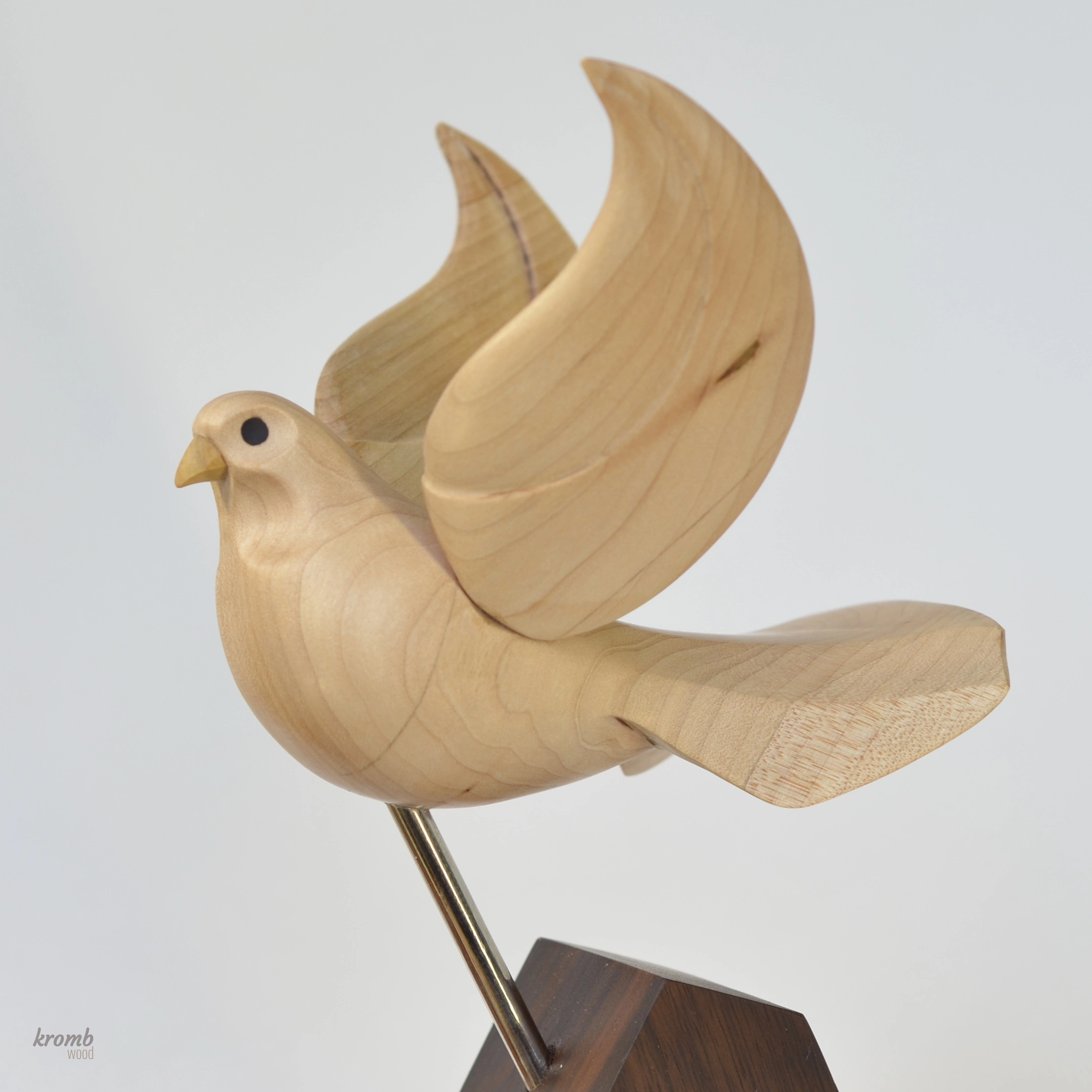 Голубь. Резьба по дереву. Уникальные декоративные скульптуры для интерьера