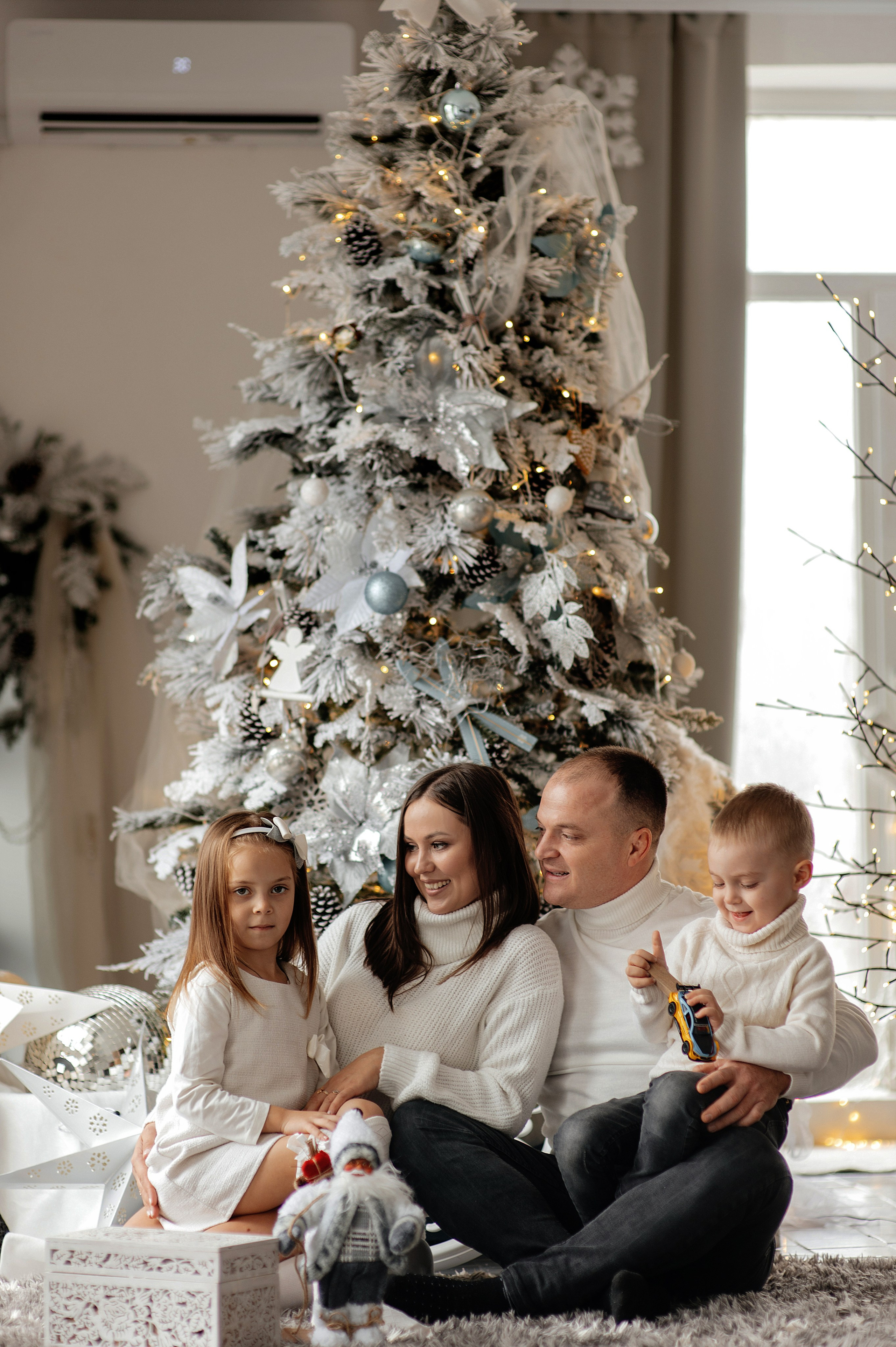 New Year Happy Family. Wedding photographer from Moldova Alexey Chipchiu