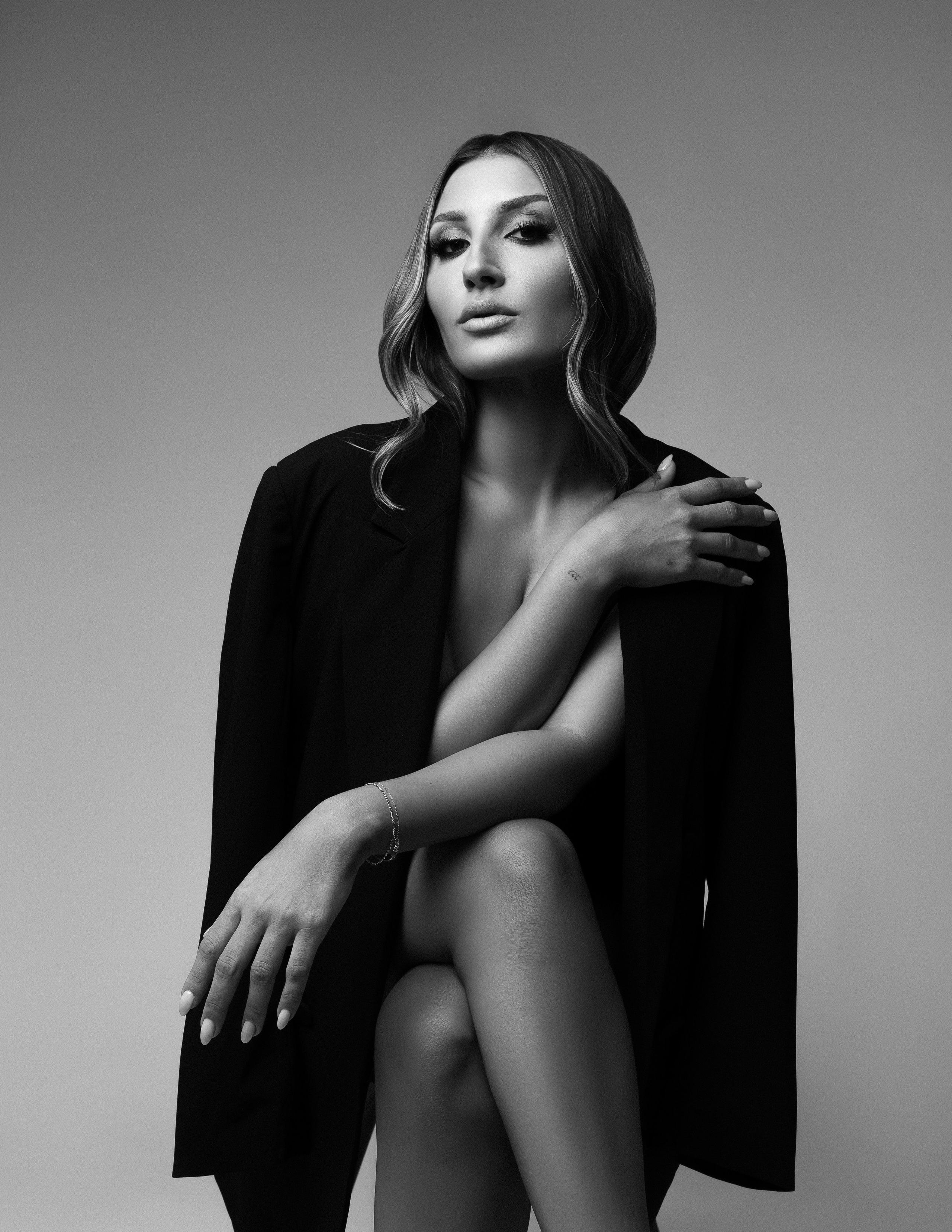 Portraits. Los Angeles maternity, boudoir and family photographer