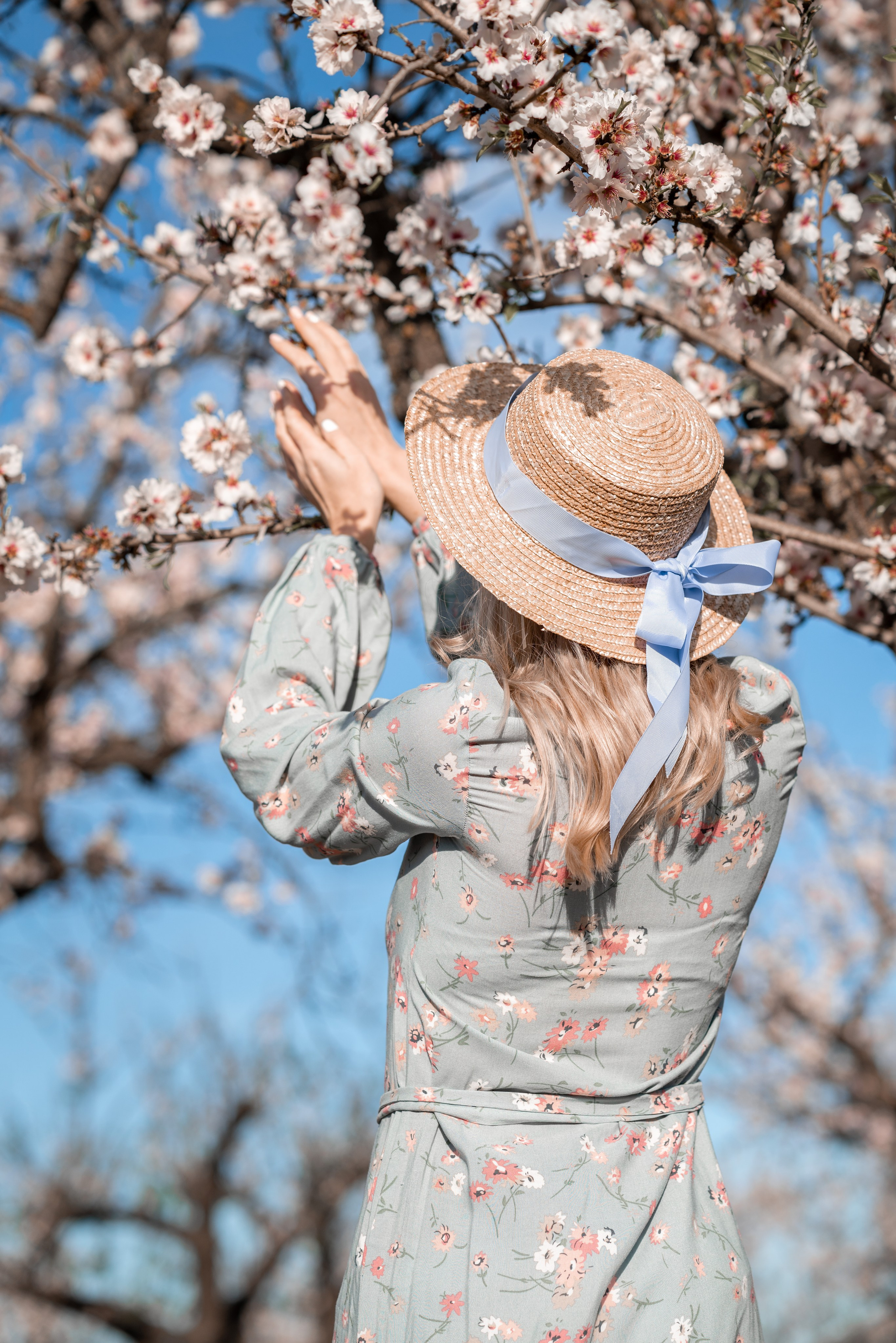 El florecer de los almendros. Fotografía Infantil, Familiar y Personal en Benidorm y Costa Blanca Anastasiya López