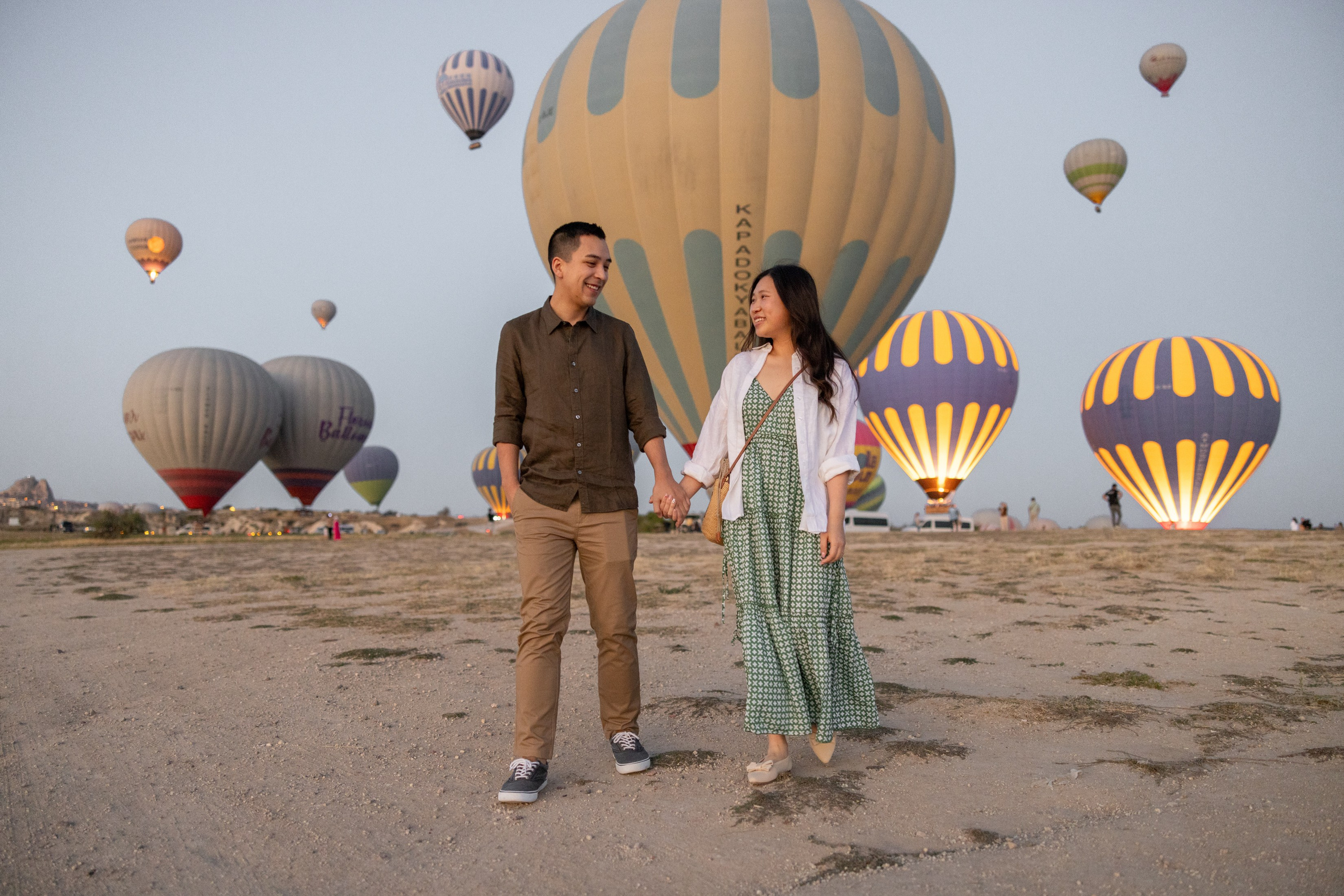 Romantic Love Story Photoshoot with Hot Air Balloons in Cappadocia. Julia Ganch I Fashion Wedding Photography I Cappadocia Turkey