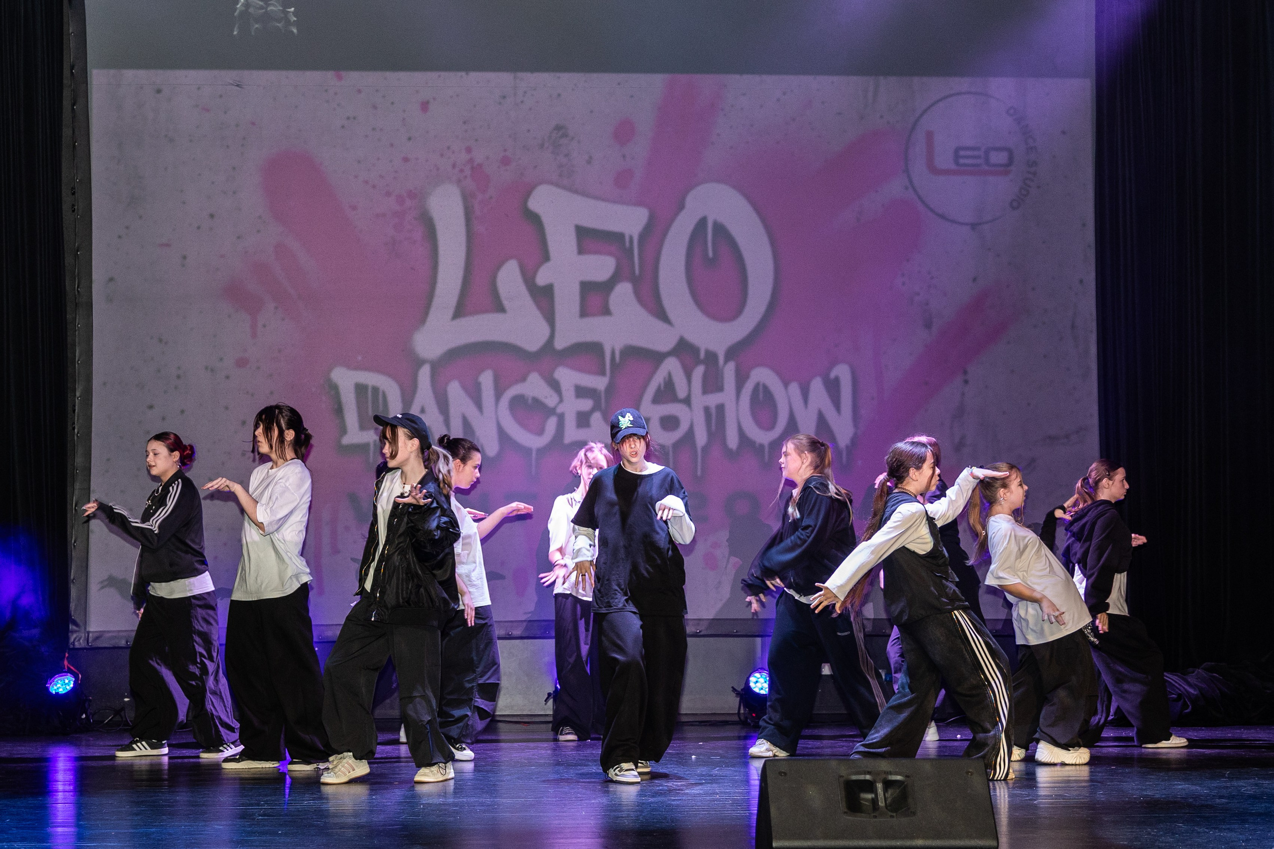 LEO DANCE SHOW WINTER 2025. Семейный и детский фотограф в Варшаве Мила Бобровская