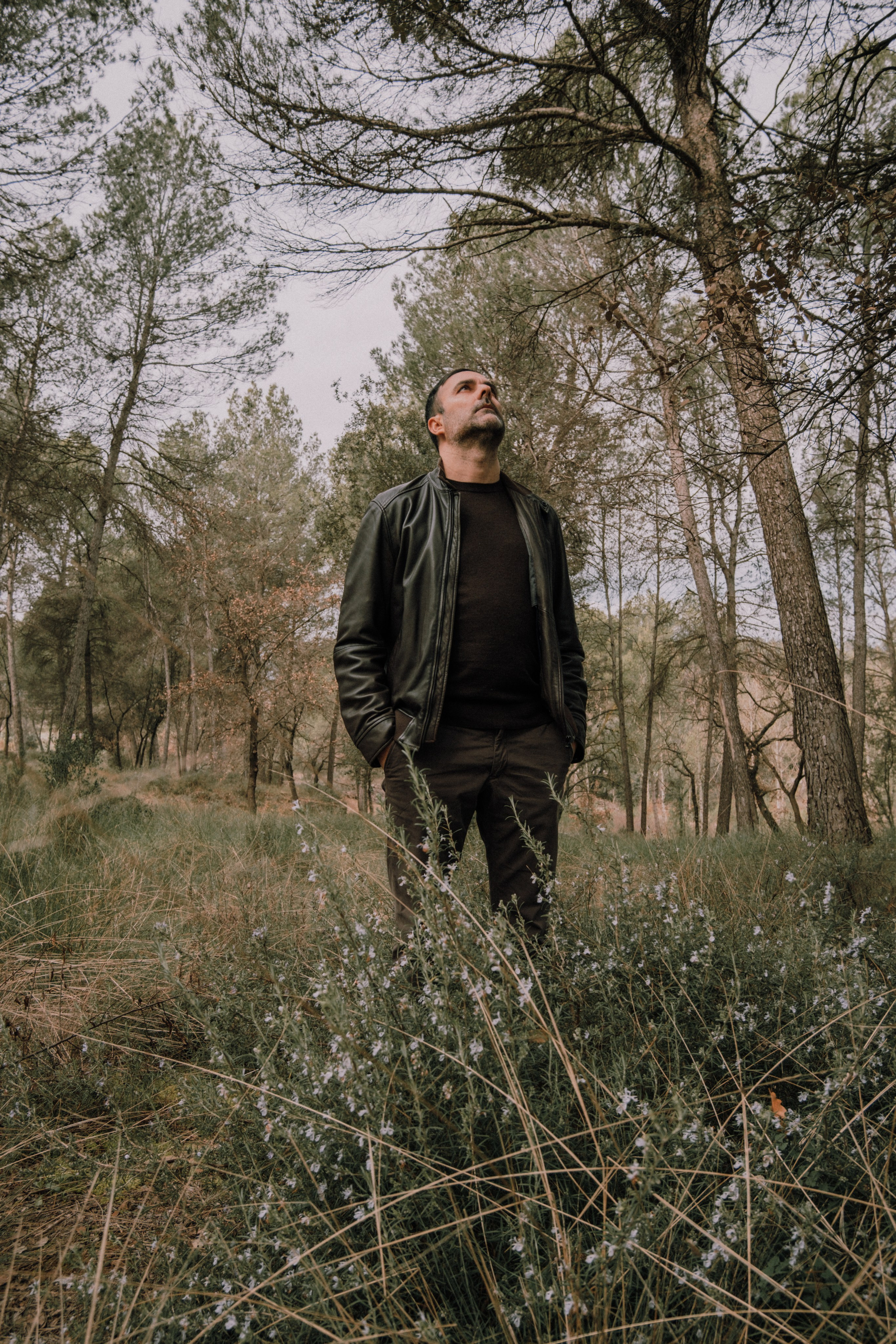 Sesión familiar en el bosque. Fotografía profesional en Calafell - Elena Medvedeva