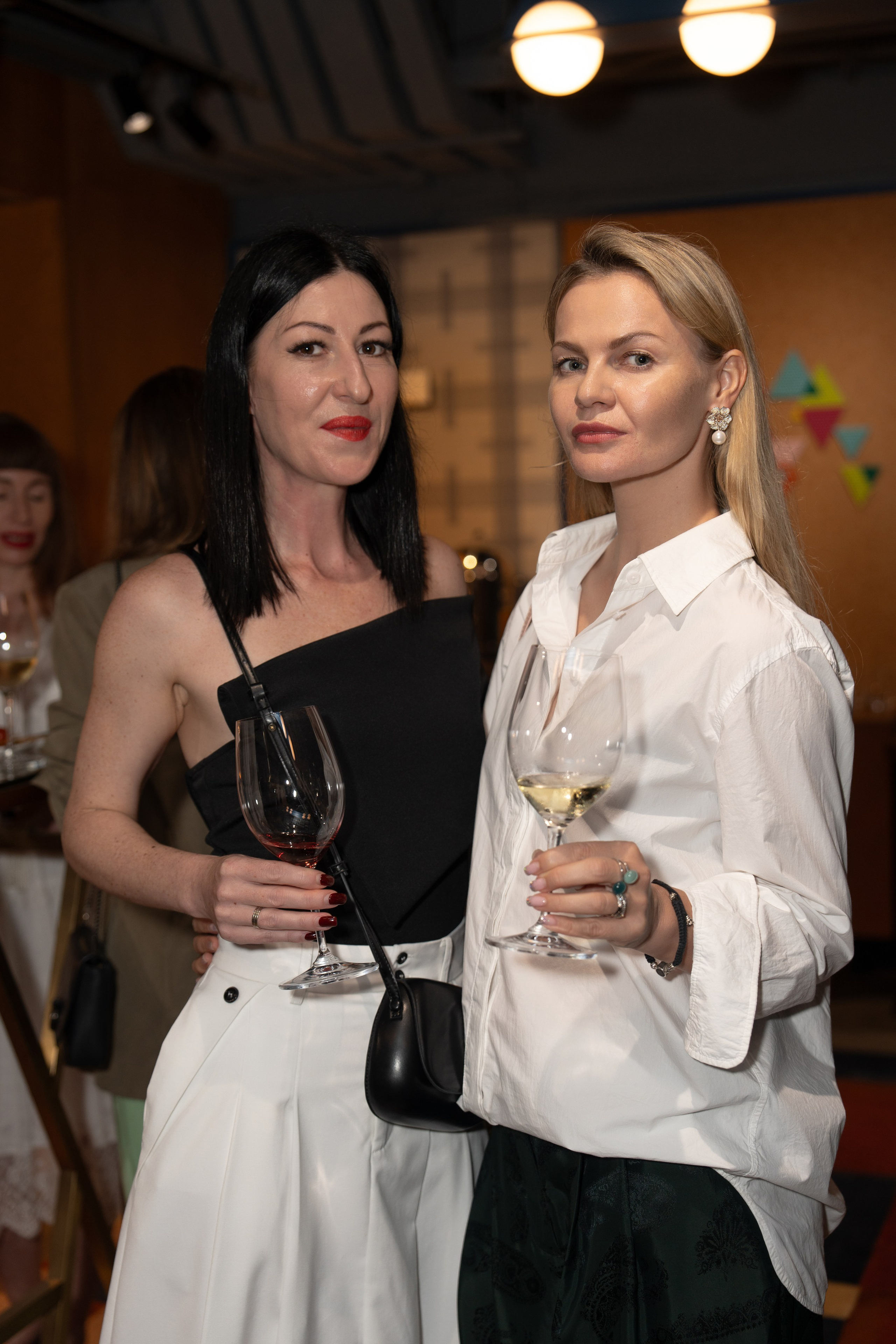 KRISP. PRODUCTION MOVIE PREMIER. ФОТОГРАФ В ГОНКОНГЕ (СВАДЬБЫ, FASHION, СЕМЕЙНЫЕ, МЕРОПРИЯТИЯ, ФОТОПРОГУЛКИ)