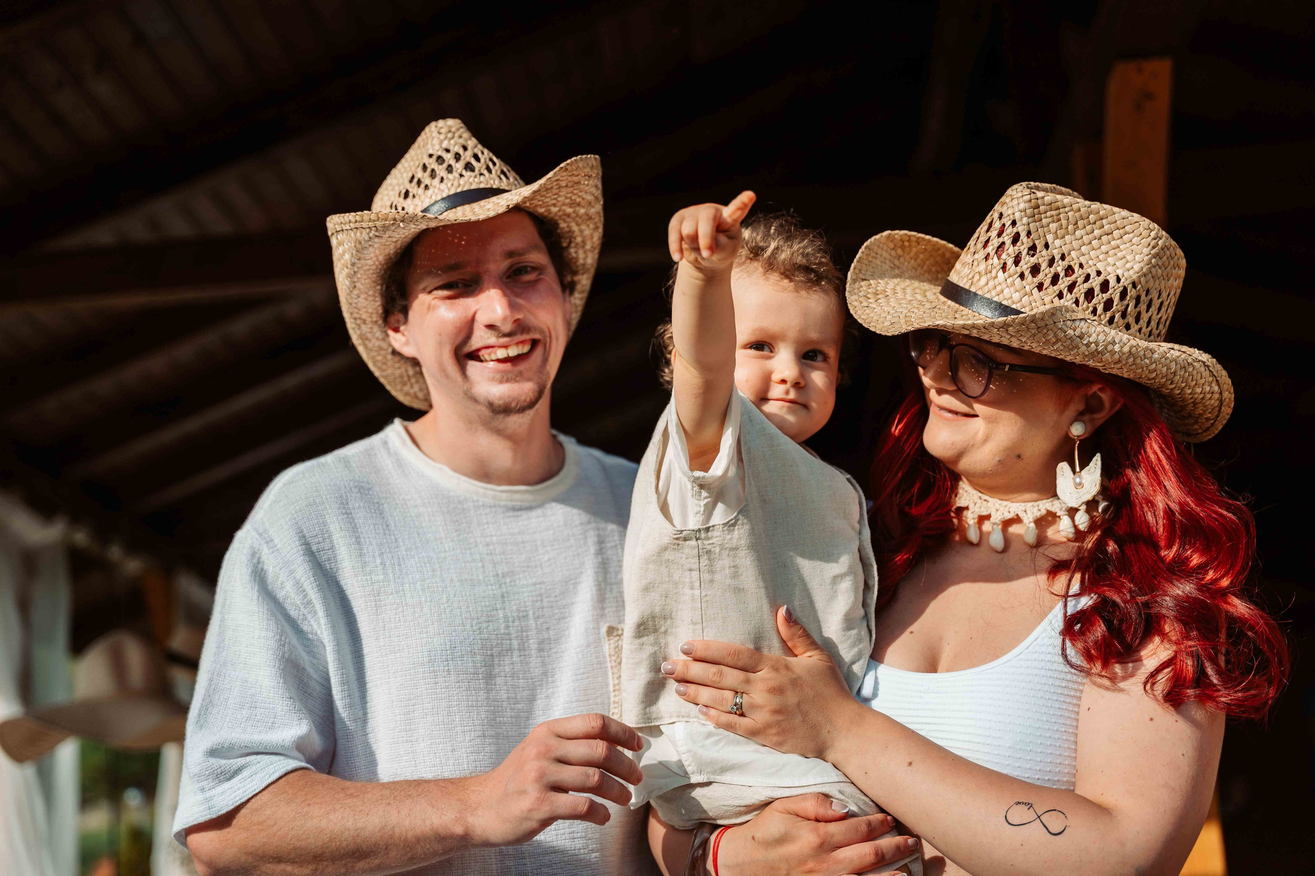 PETRECERE - Andreea & Ciprian. Contrast Studio
