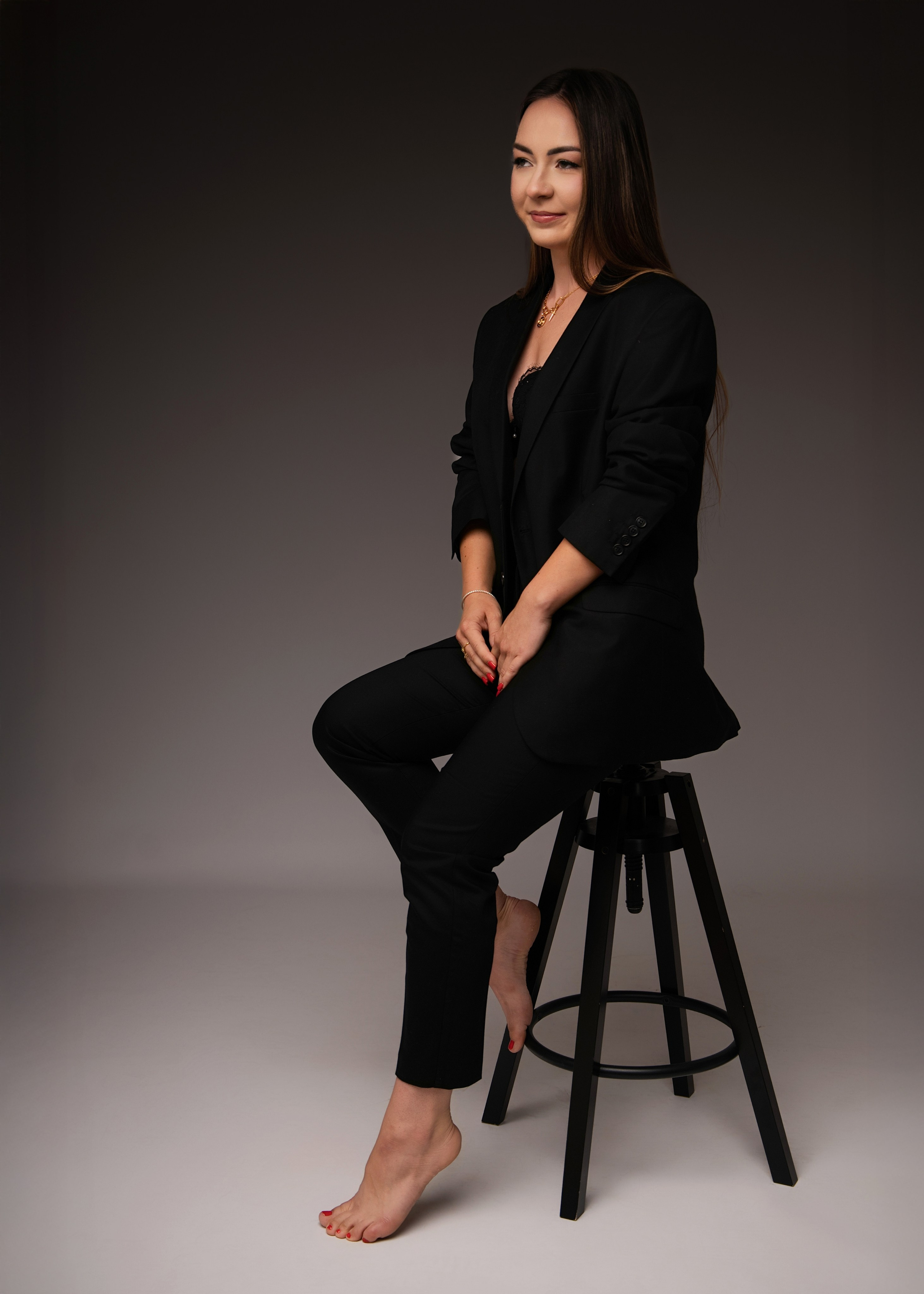 Women Portraits. Home