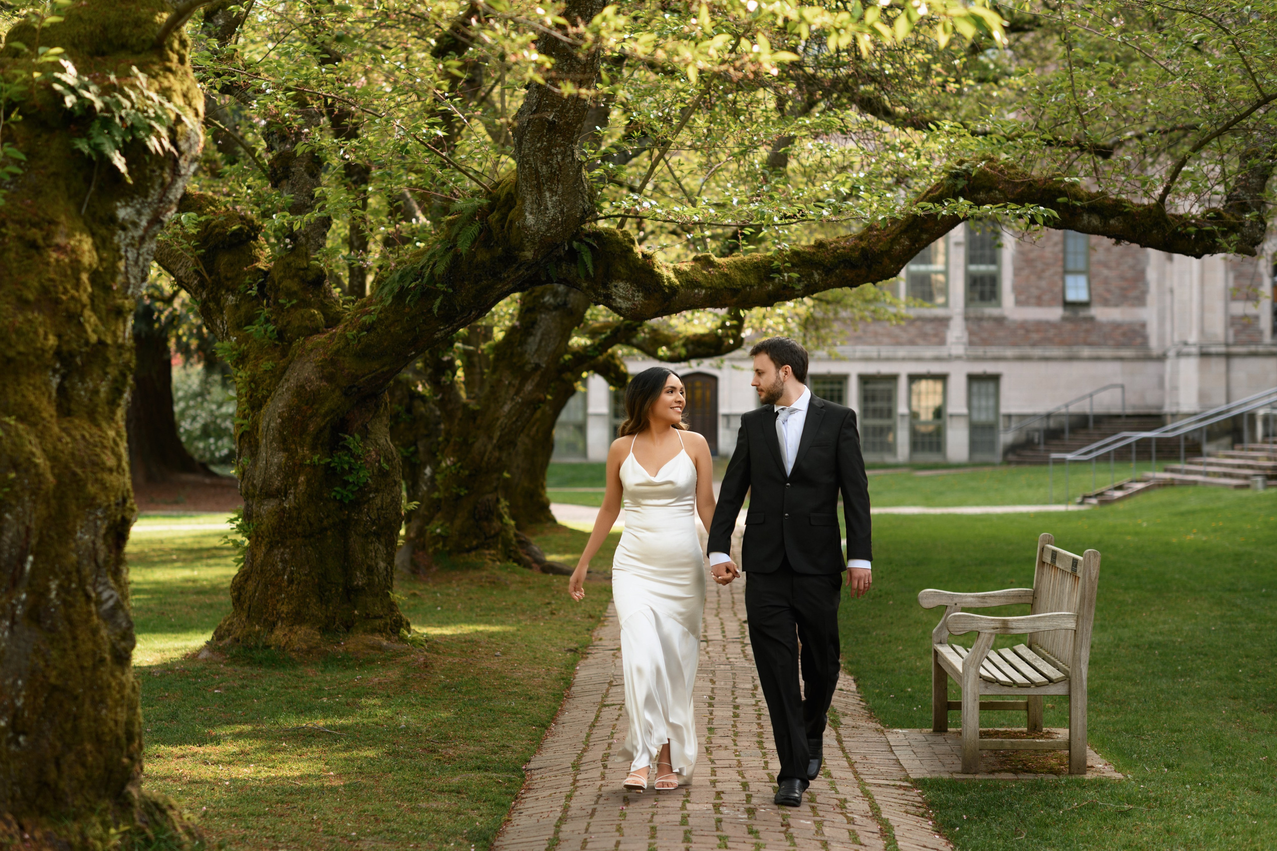 Elopements. Wedding & family photography in Seattle area. Helen Michelle photographer