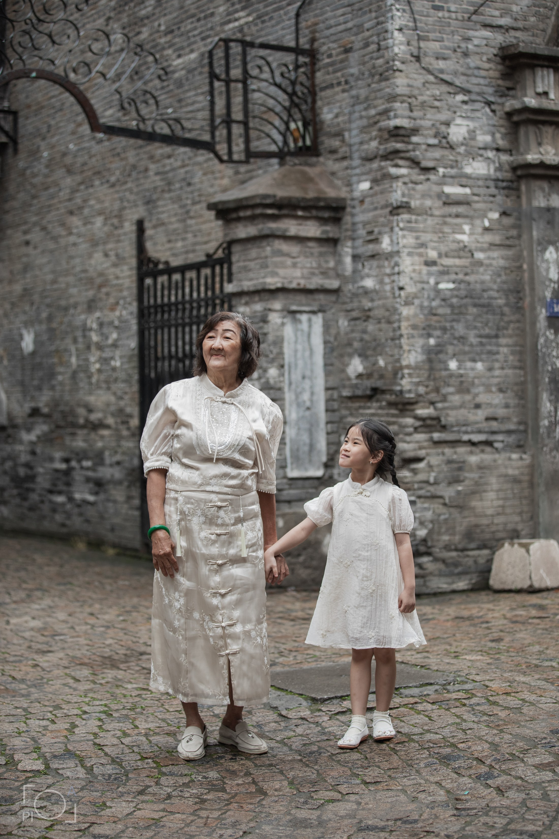 Семейная фотосессия в шанхайской киностудии. Photographer in Shanghai — Lola Pidluskaya