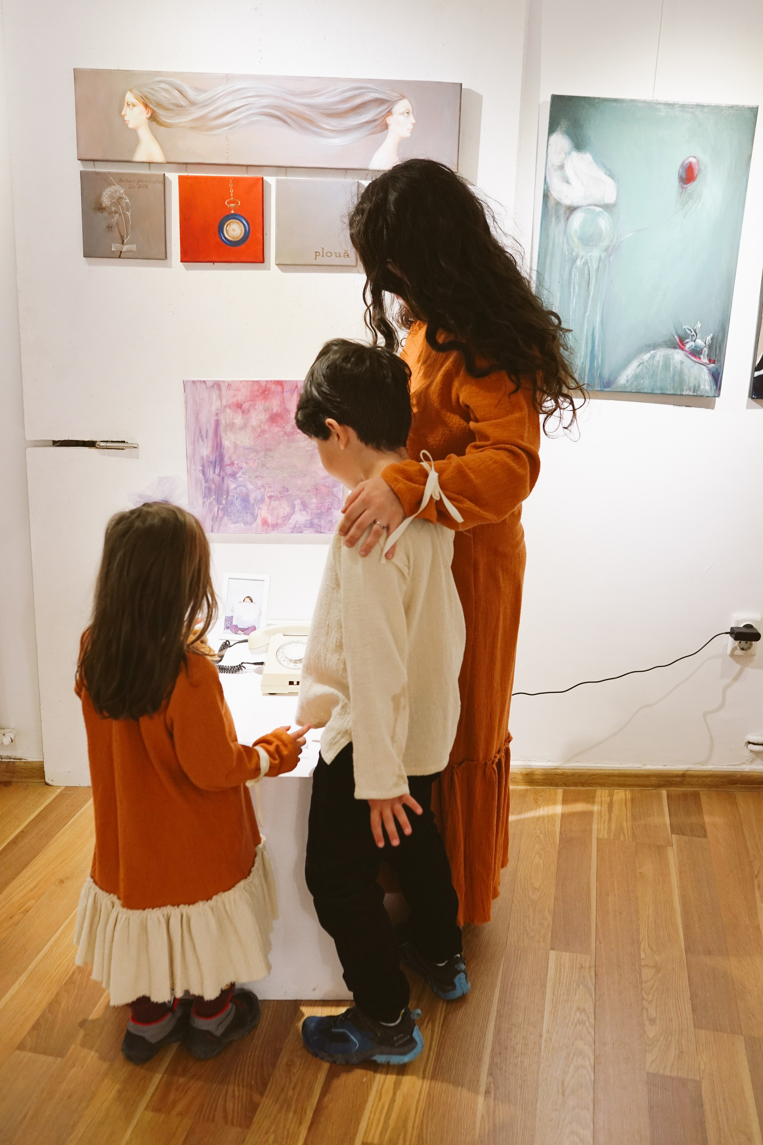 Tu nu știi Viata? Expoziție Univers Ludic | Mădălina Beda. Madalina Beda- Artist vizual, fotograf, doula la nastere, consultant babywearing Brasov si in toata tara