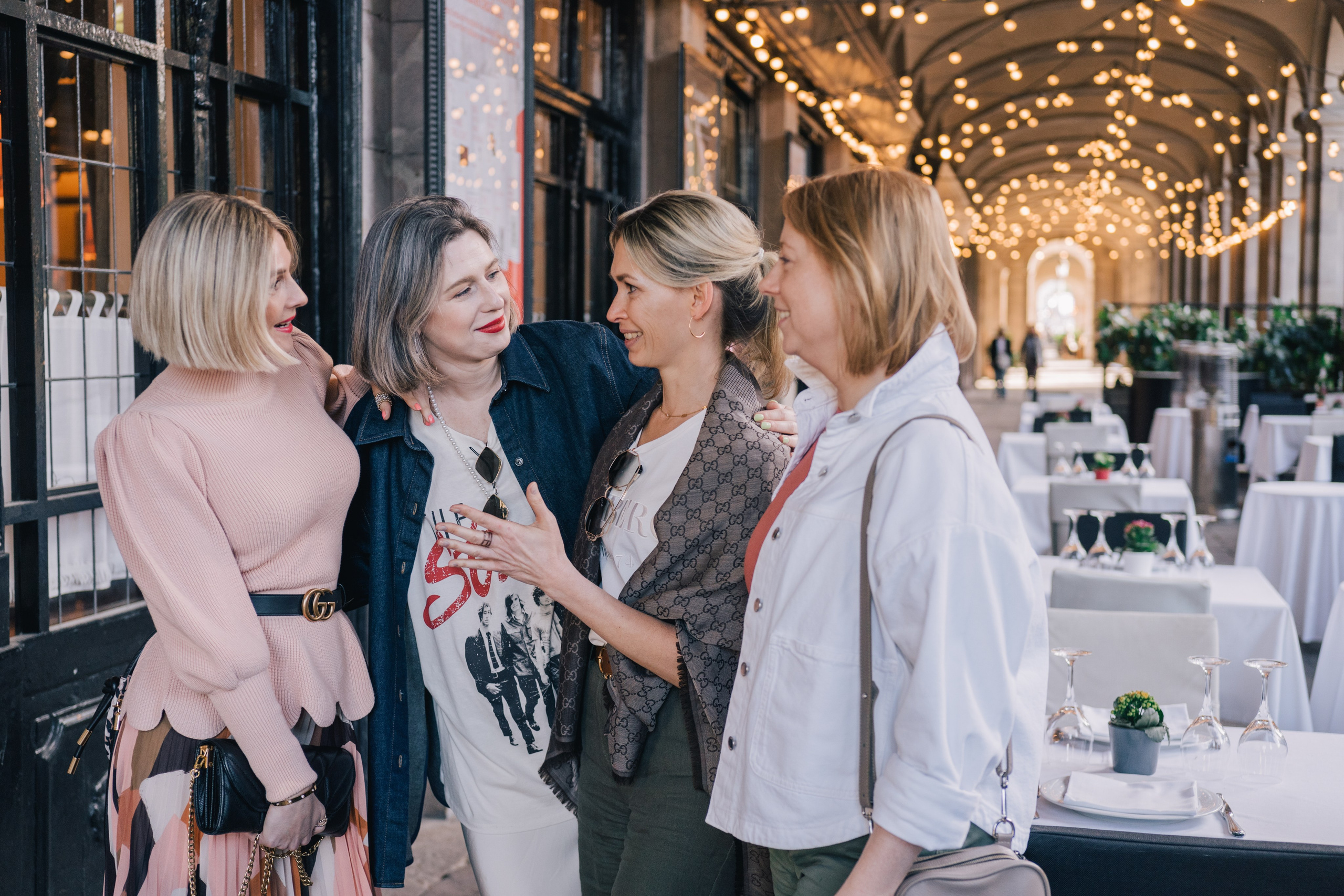 Yulia and friends. Photographer Kristina Dorina