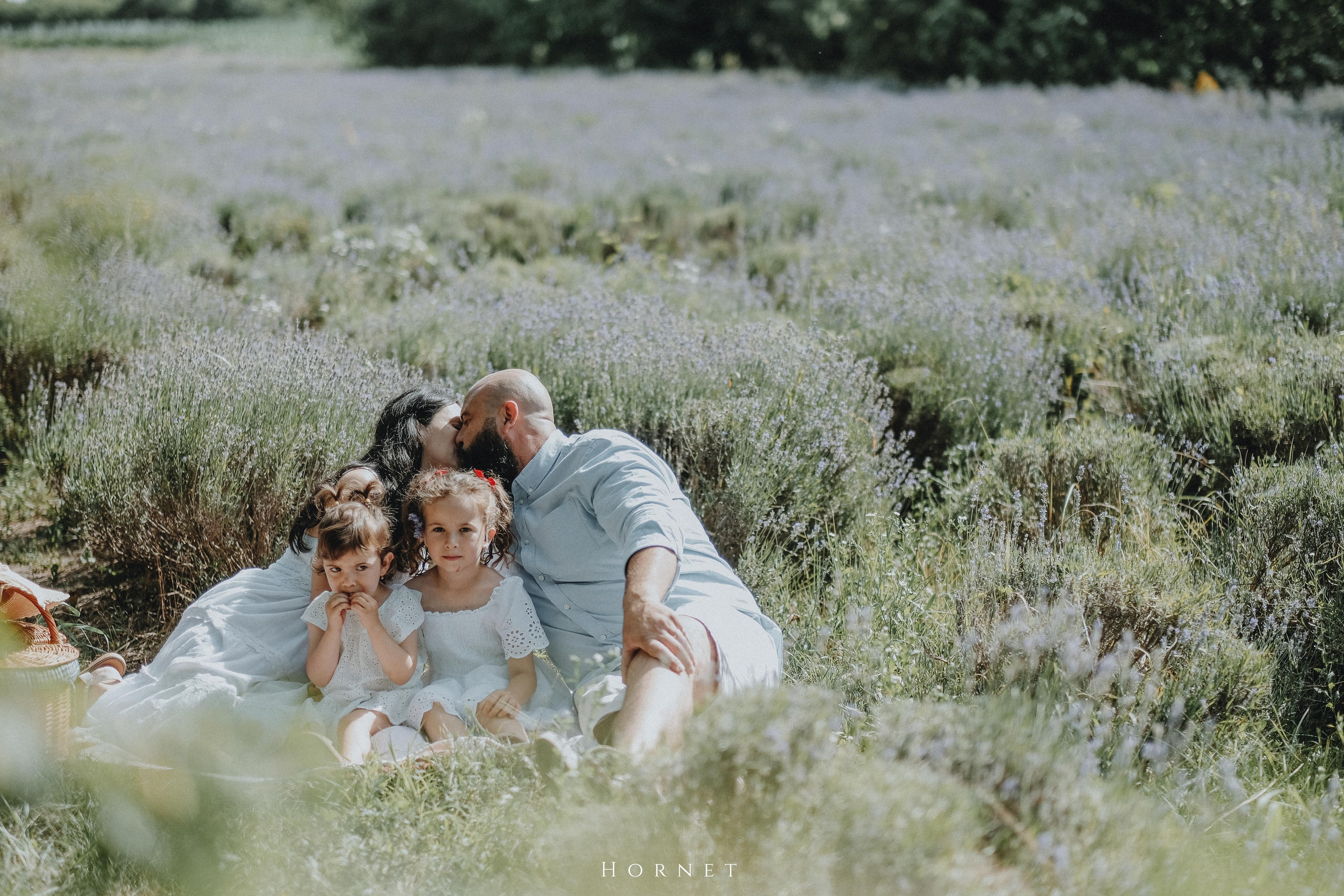 Catinca + Ilinca + Alina + Mihai. Hornetart