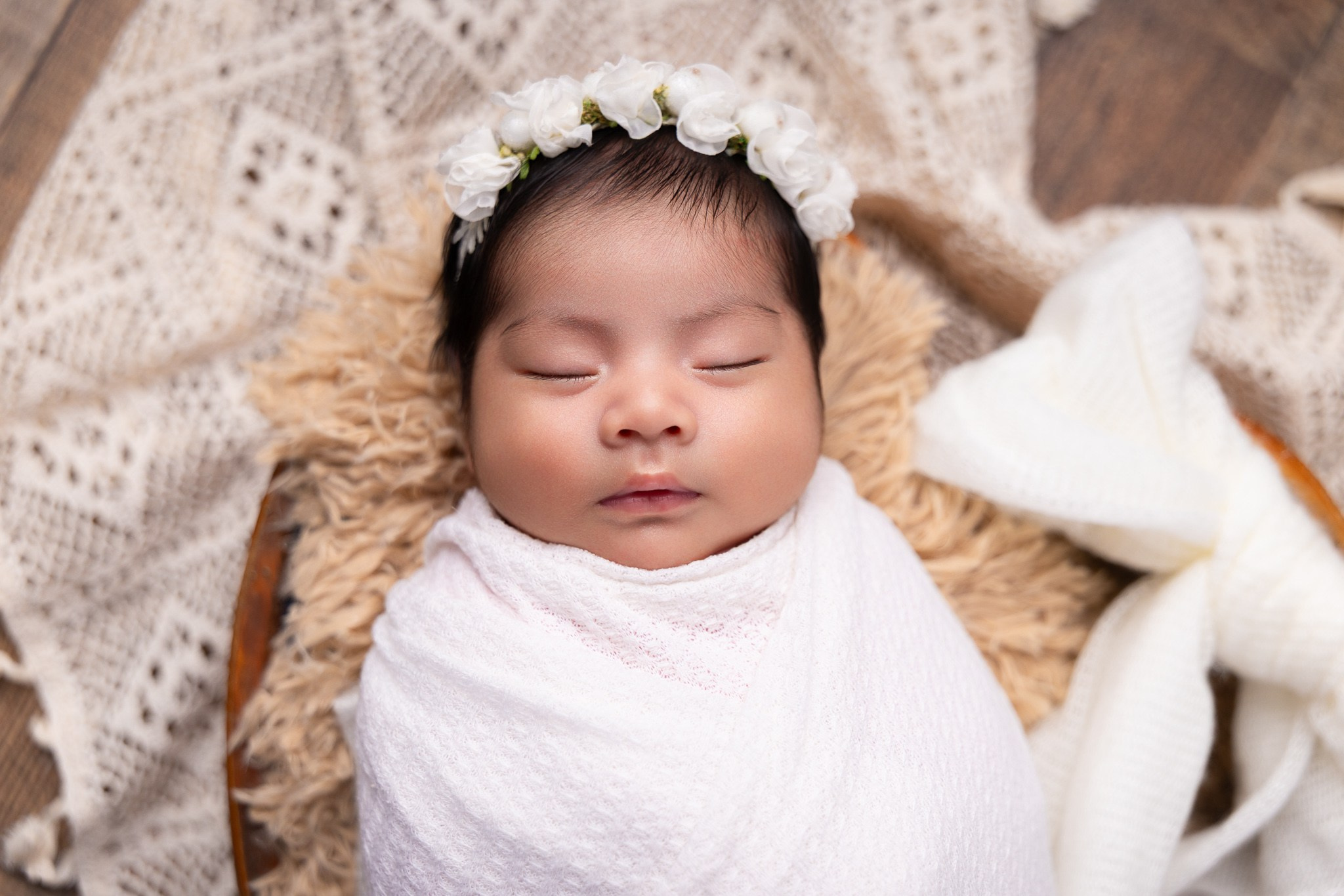 Isabella Newborn Photoshoot. Professional family, maternity & newborn photographer in North Charleston, SC, creating timeless portraits