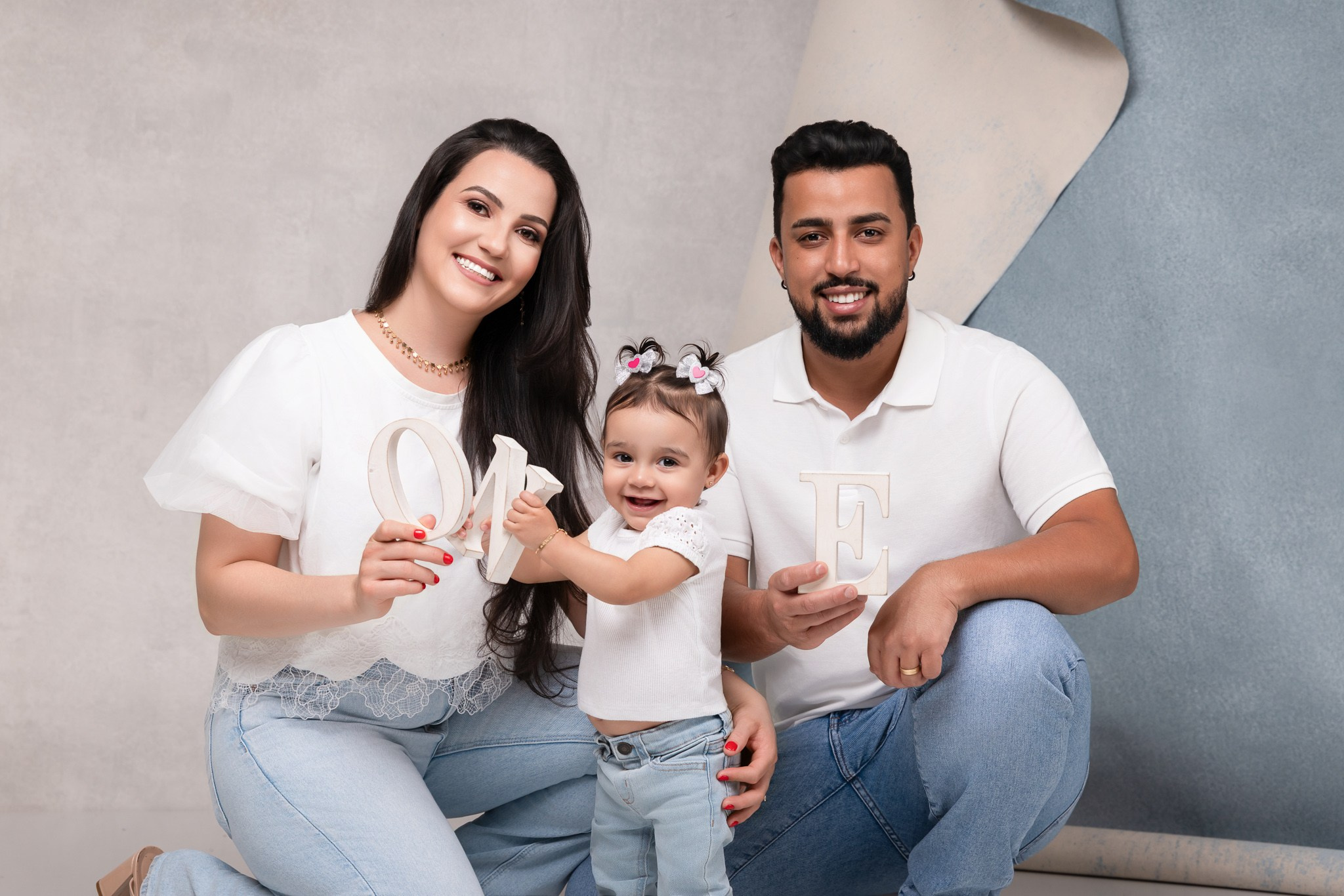 Ayla 1 year old. Professional family, maternity & newborn photographer in North Charleston, SC, creating timeless portraits