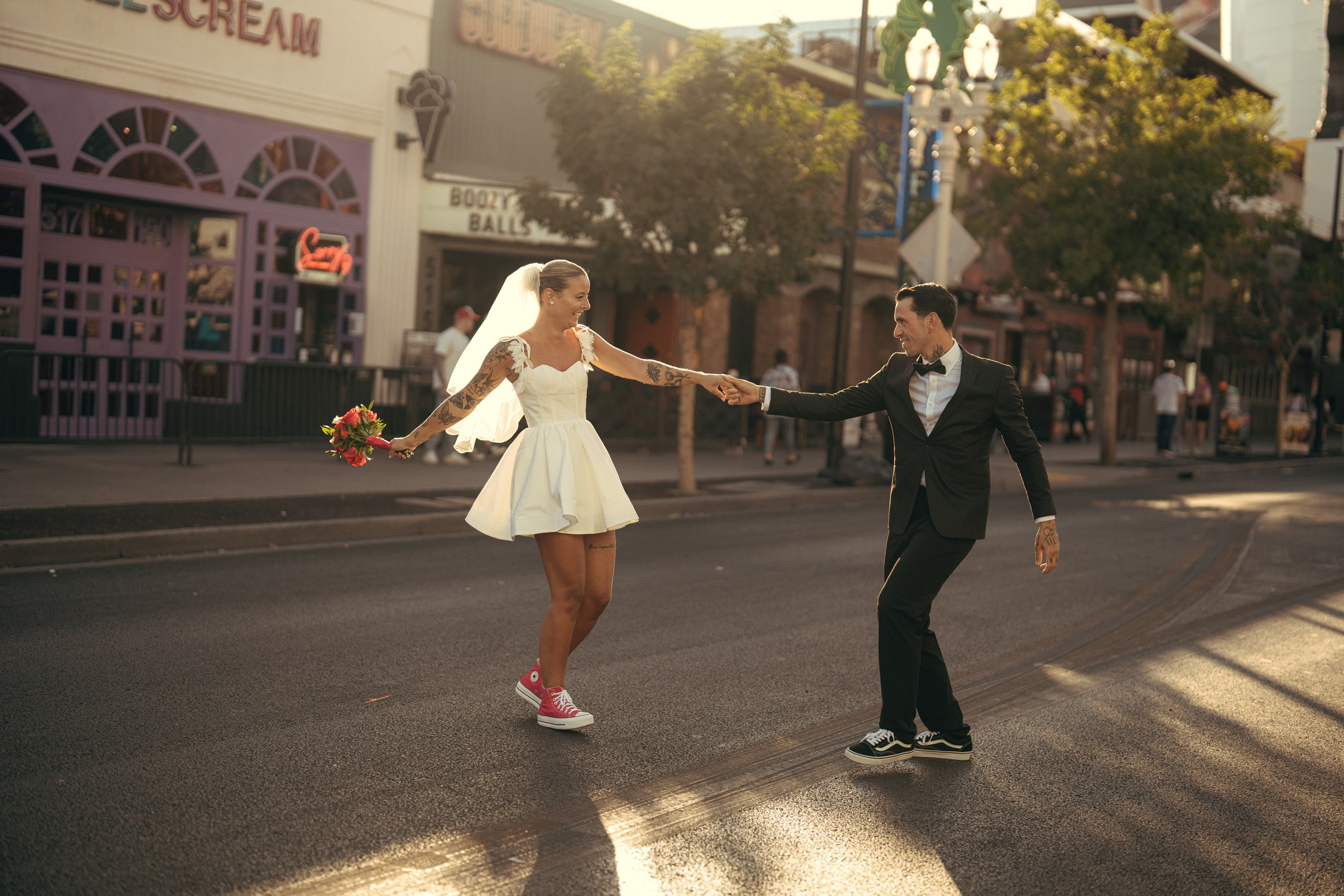 Klara&Marsel. Wedding & elopement photographer Viktoriya Kravtsov. Las Vegas