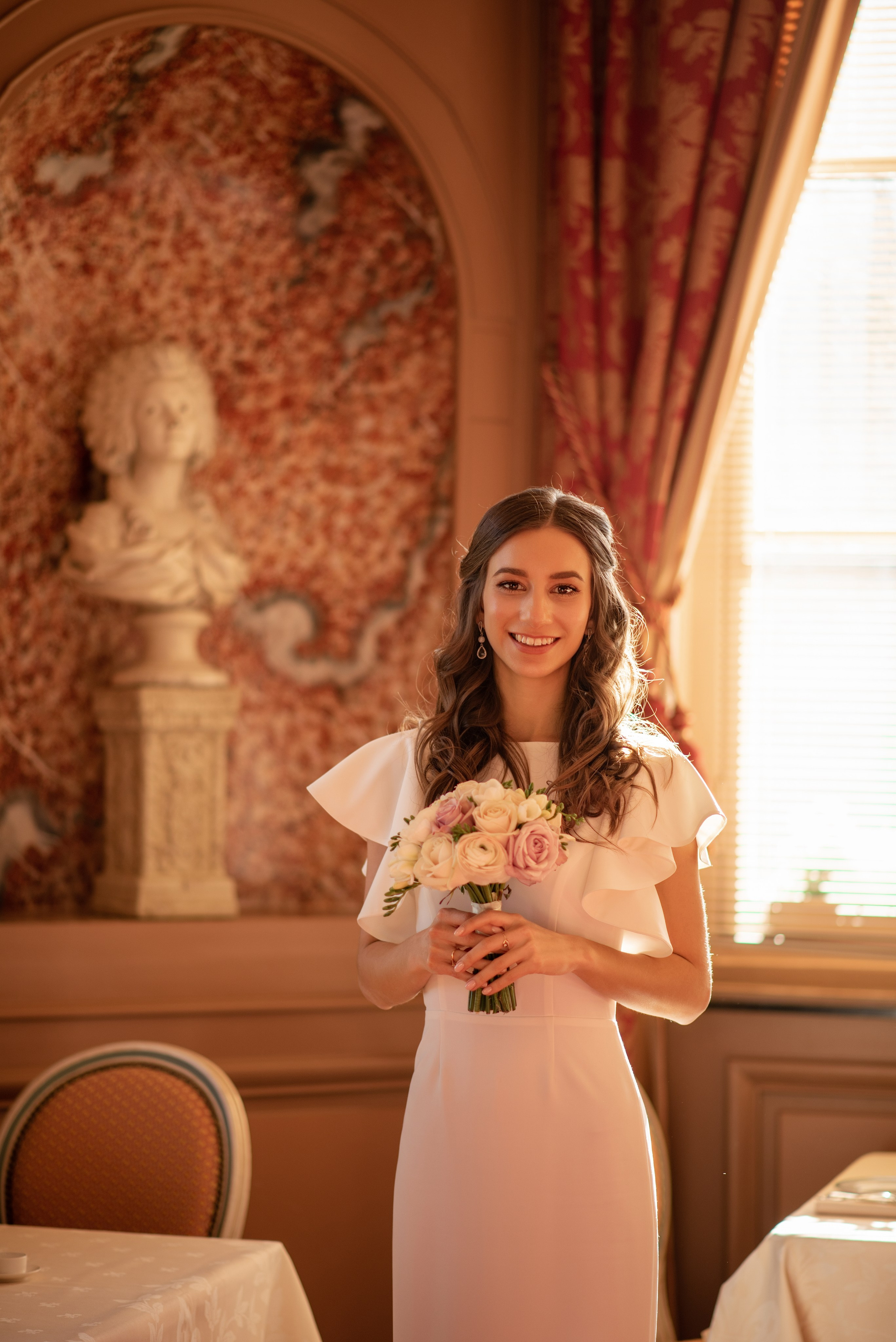 Portraits de couple dans le vieux quartier de Paris