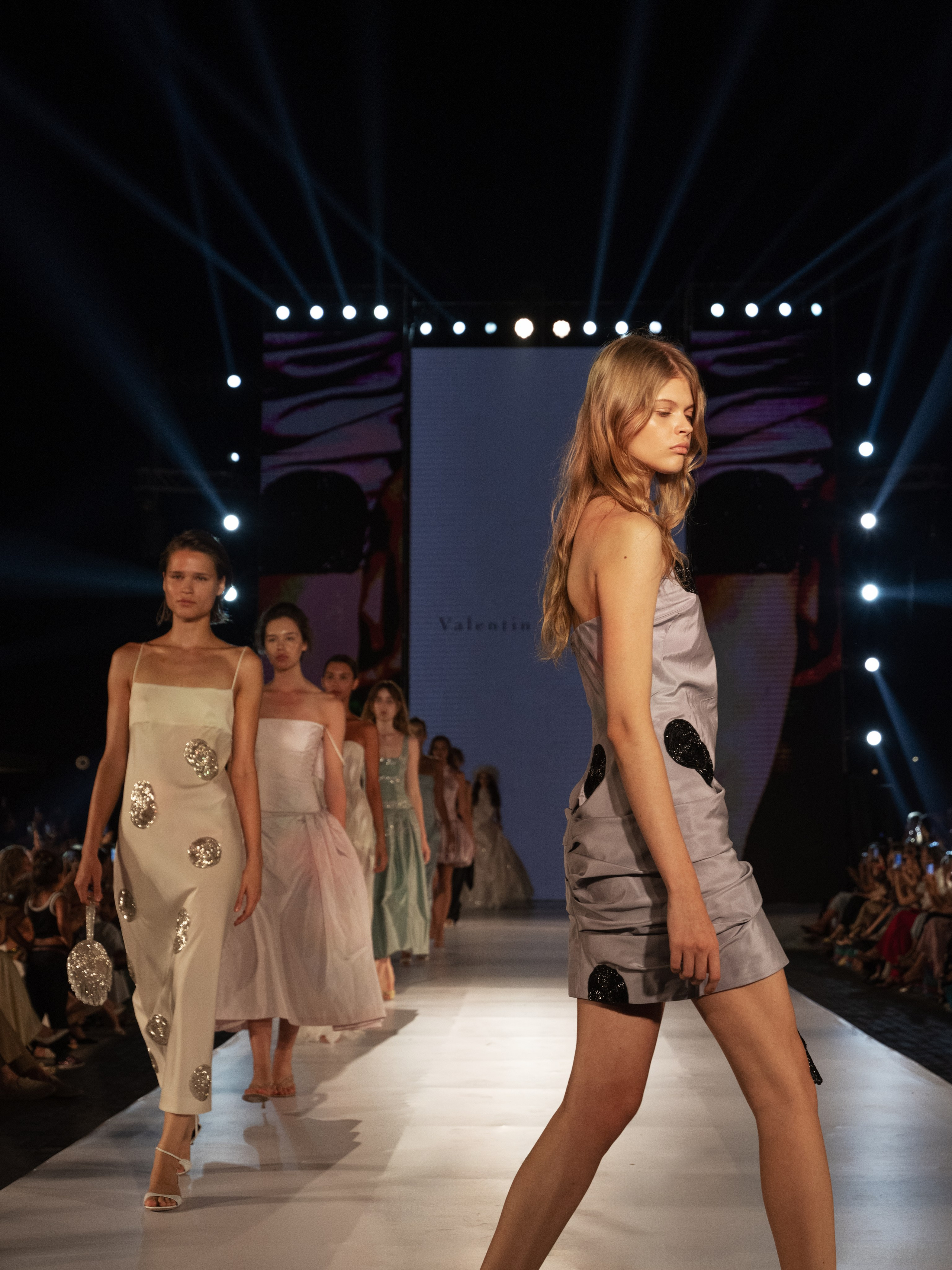 Valentin Yudashkin x AFW 2026. Фотограф Баку Тбилиси