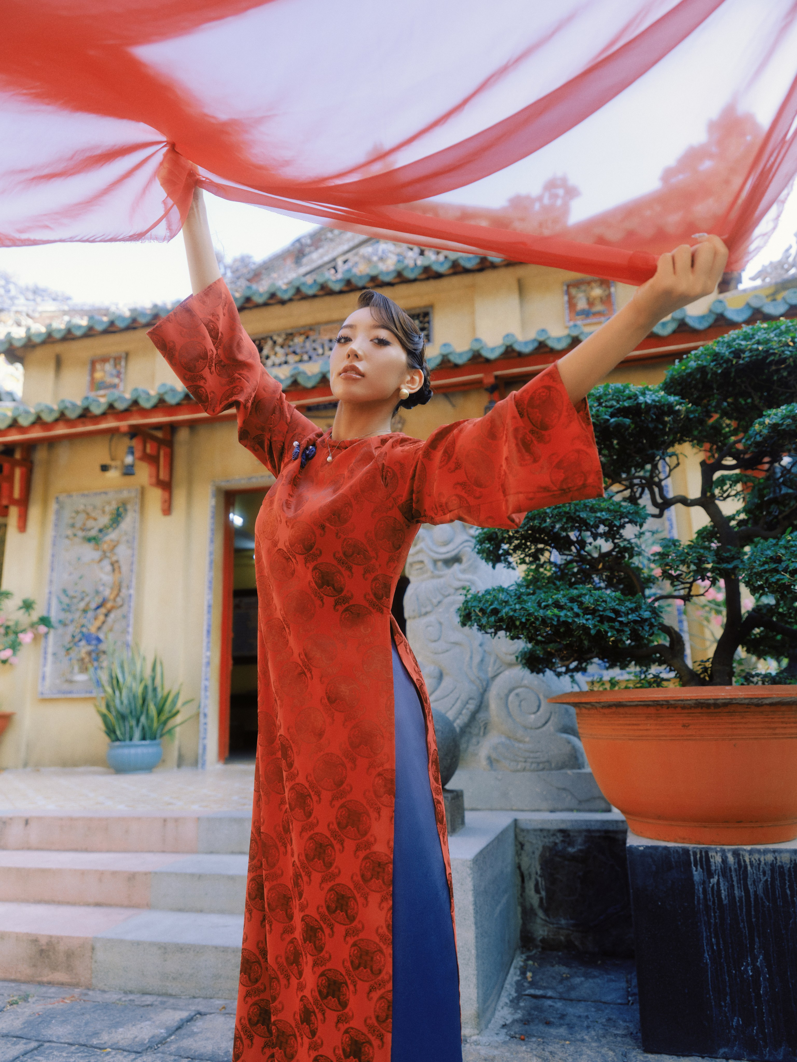 TIENSTACK AO DAI. FINE ART PHOTOGRAPHY
