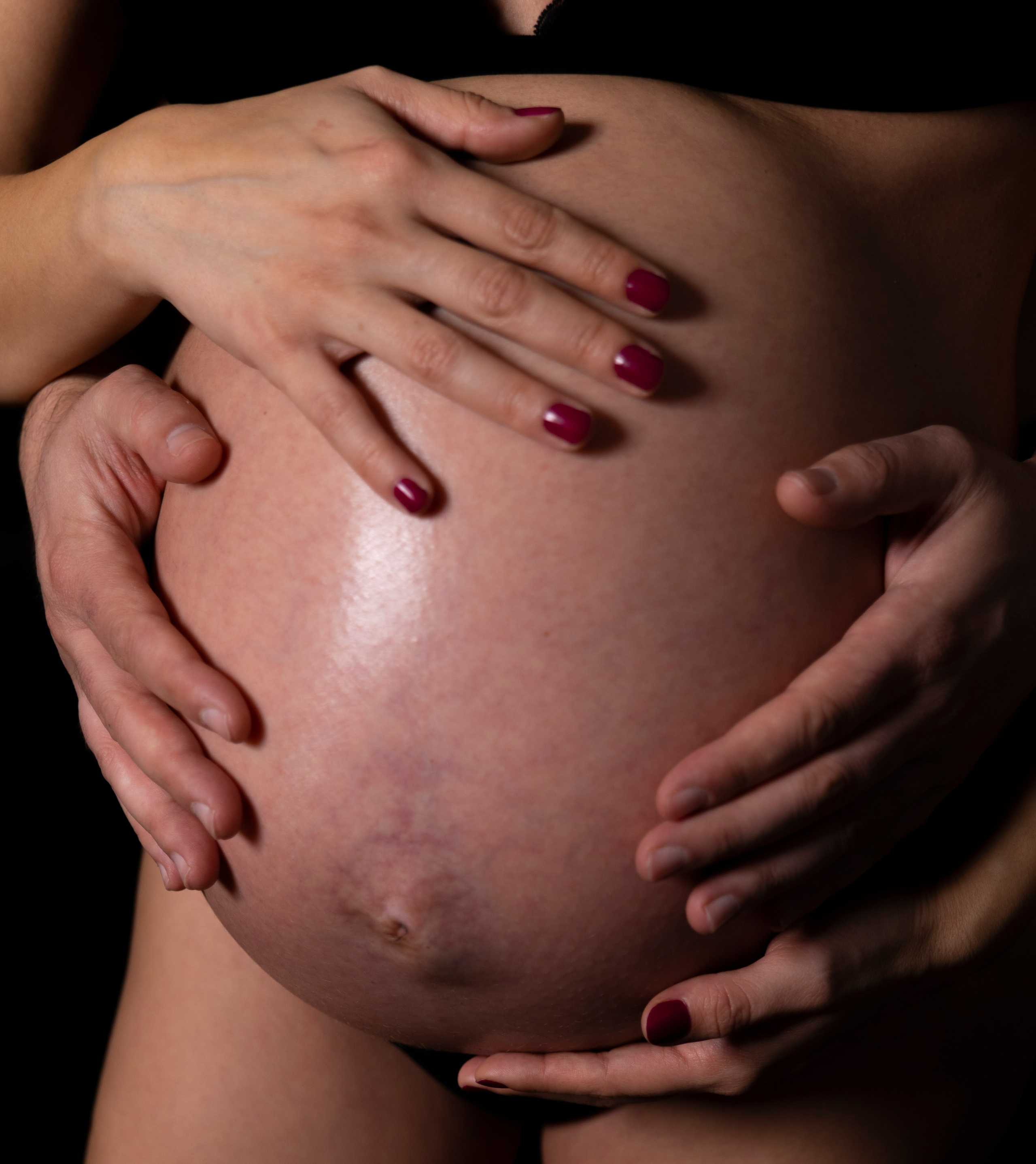 Fotografía de familia en Córdoba. Sesiones naturales y llenas de emoción. Fotógrafo y videógrafo en Córdoba (España)
