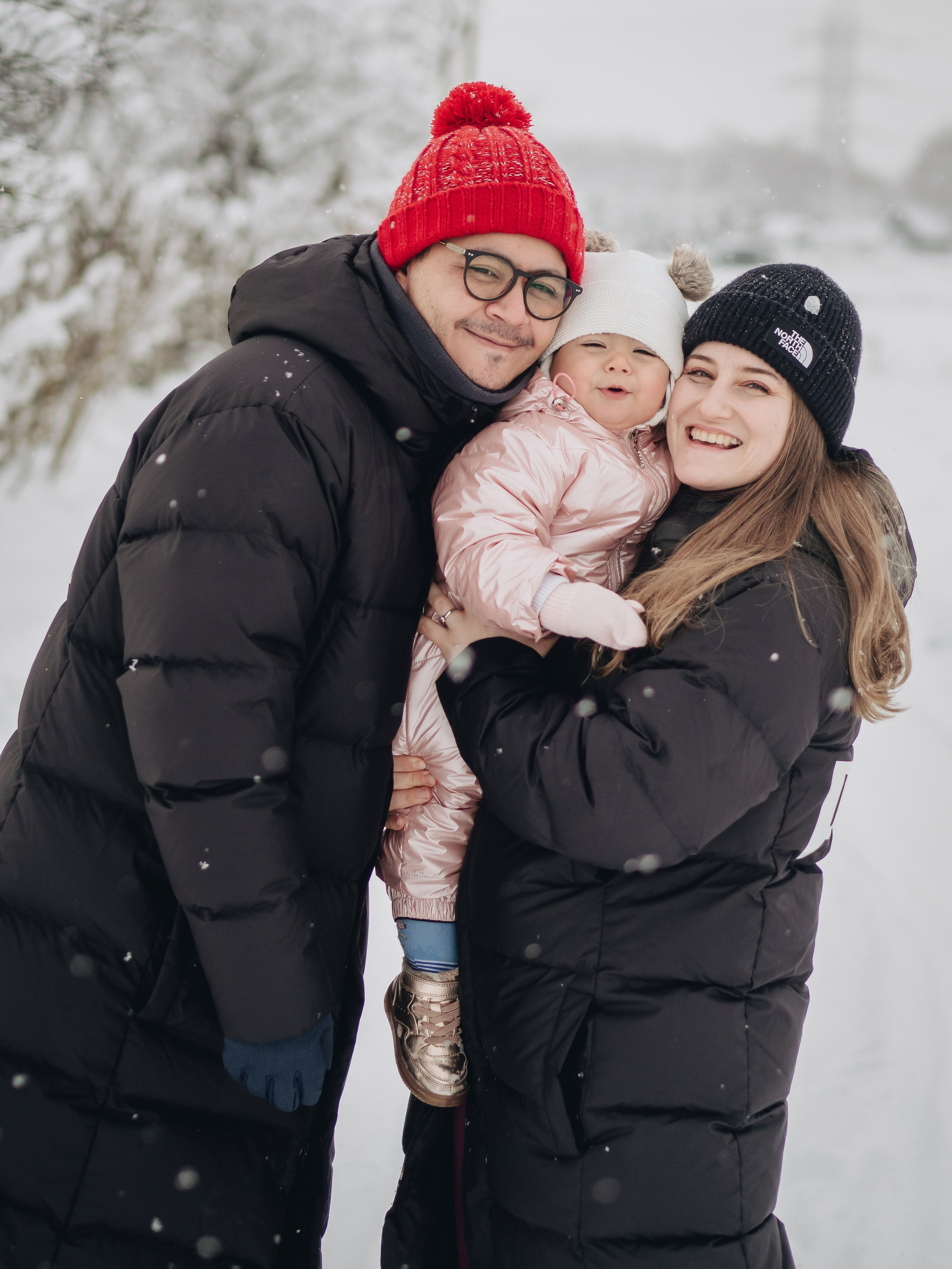 Lida & her family. Photographer in Los Angeles. Julia Ishmuratova