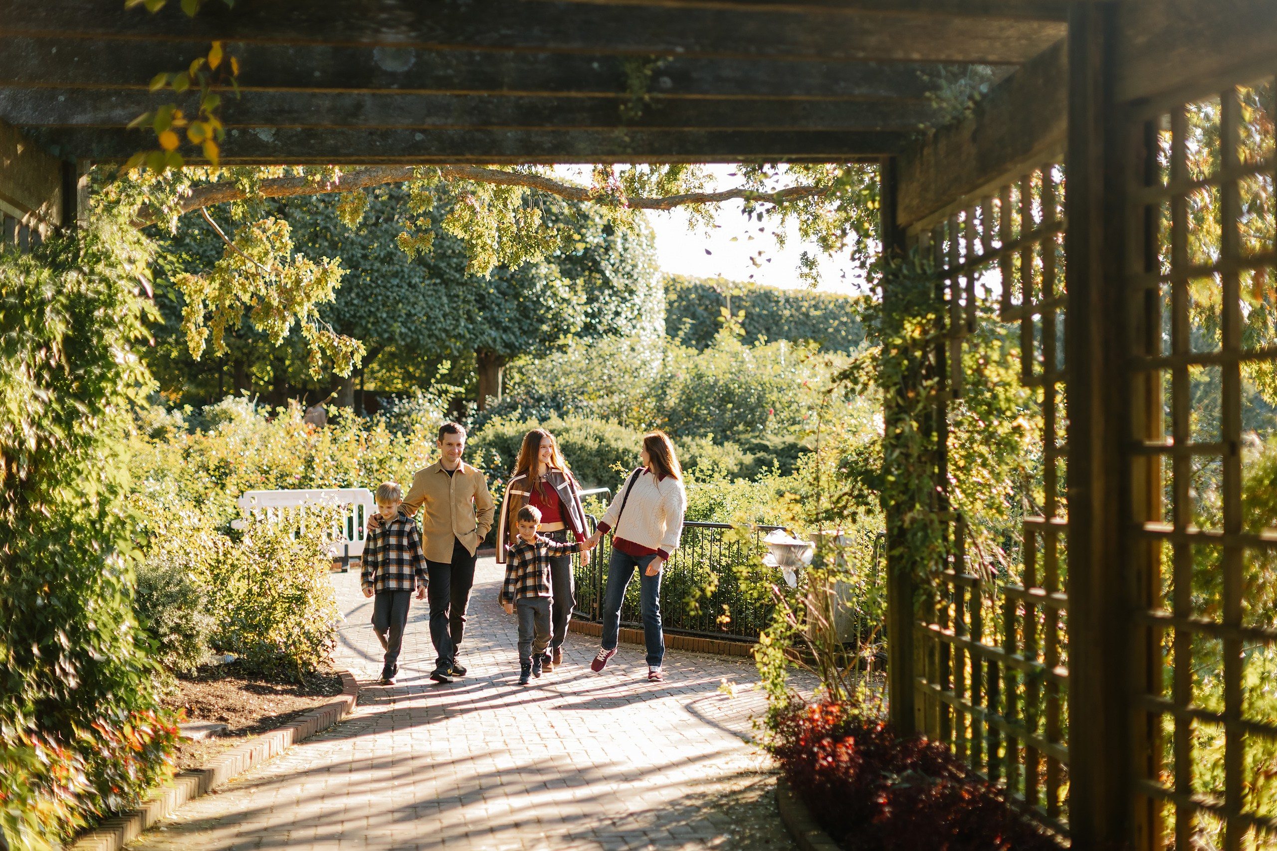 10.26.25 Family Photoshoot. Wedding family event photographer in Chicago Nick Yushevich